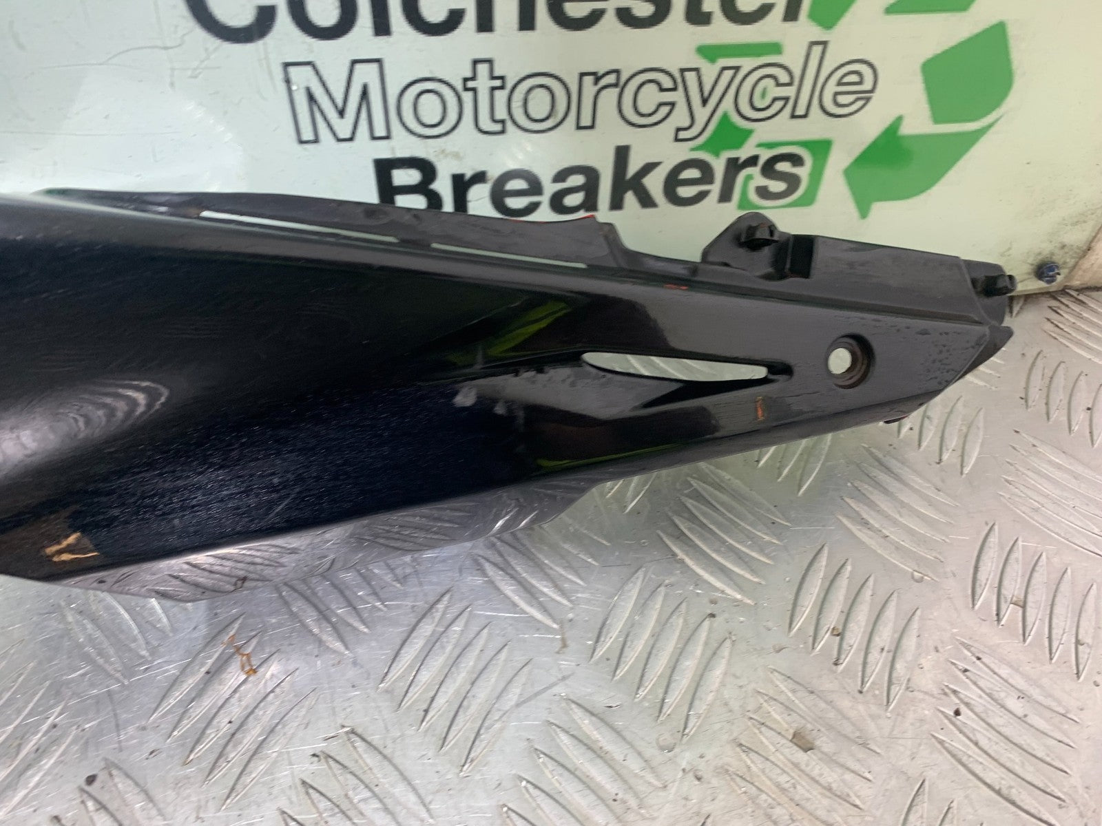 HONDA CB500 F CB500F LEFT SEAT PANEL YEAR 2013-2015  (CMB1235)