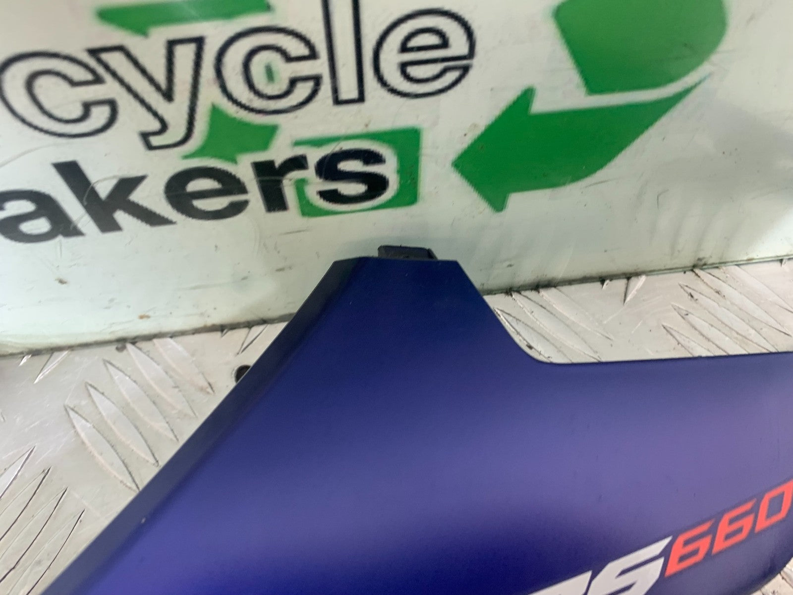 APRILIA RS660 RS 660 LEFT SEAT PANEL YEAR 2020-2024 (CMB1202)