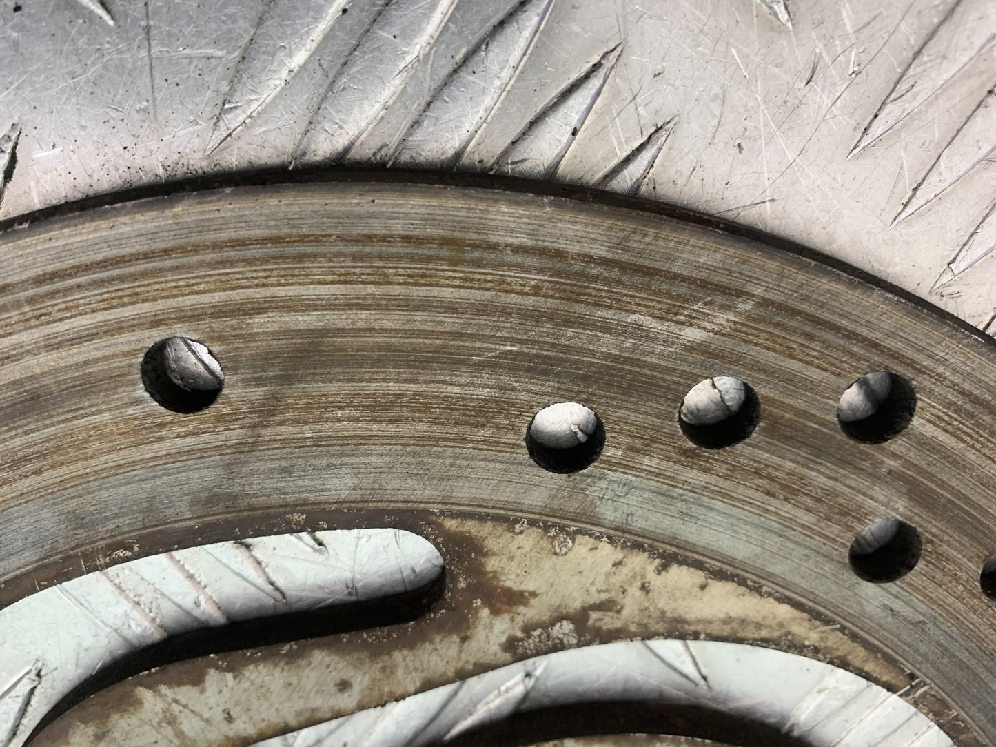 HARLEY DAVIDSON FXS BLACKLINE 1585 REAR BRAKE DISC  YEAR 2012 (CMB1147)