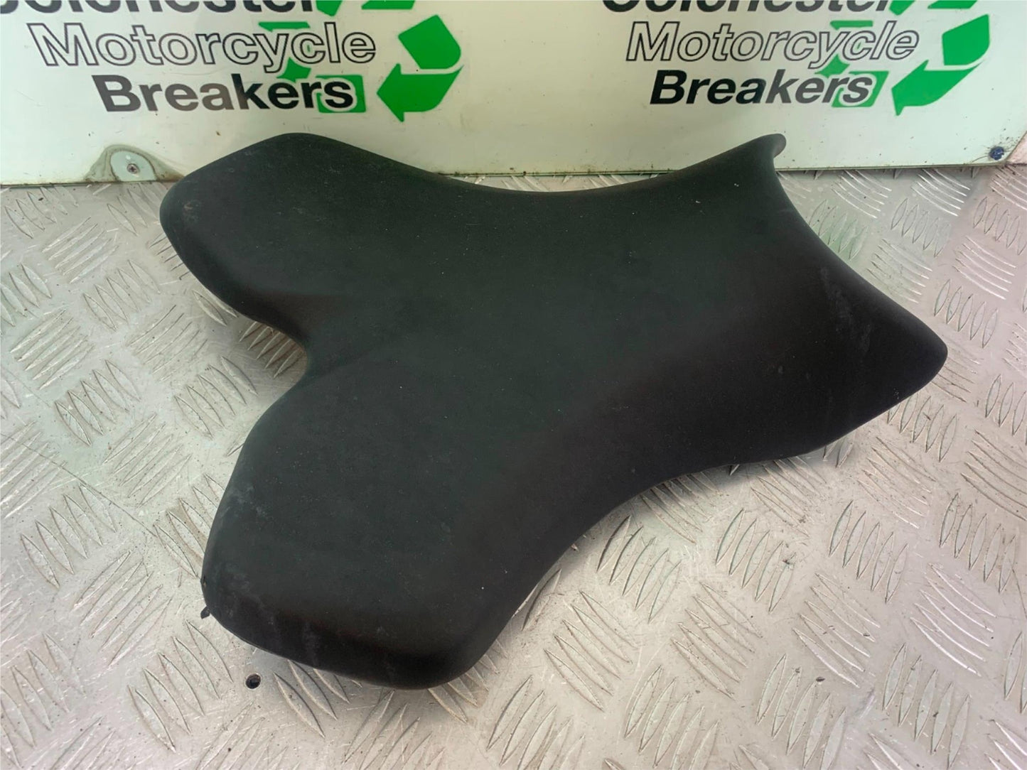 YAMAHA YZF R1 FRONT SEAT   YEAR 2004-2006 (CMB1155)