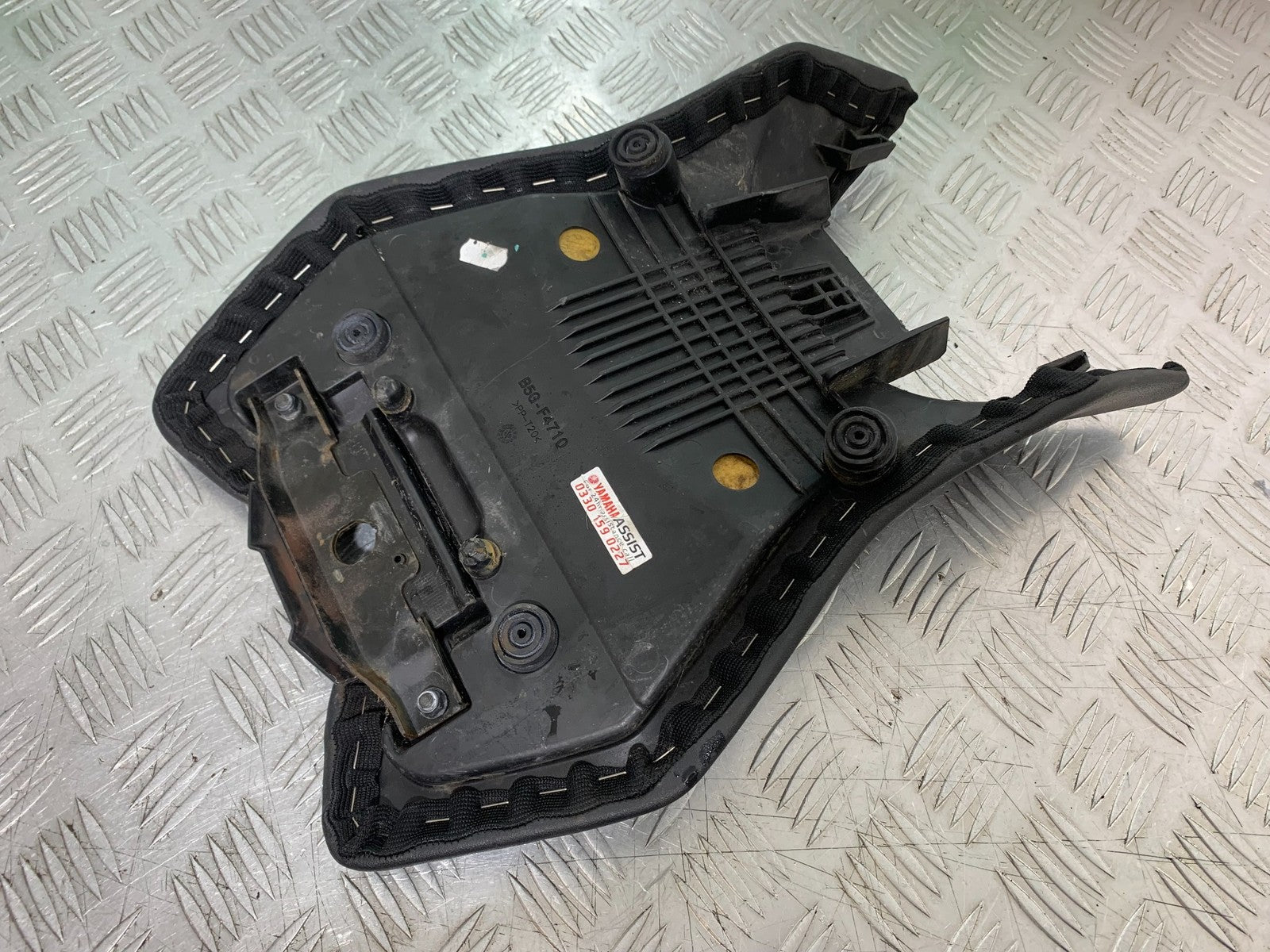 YAMAHA YZF-R125 YZF 125 FRONT SEAT YEAR 2019-2022 (CMB1263)