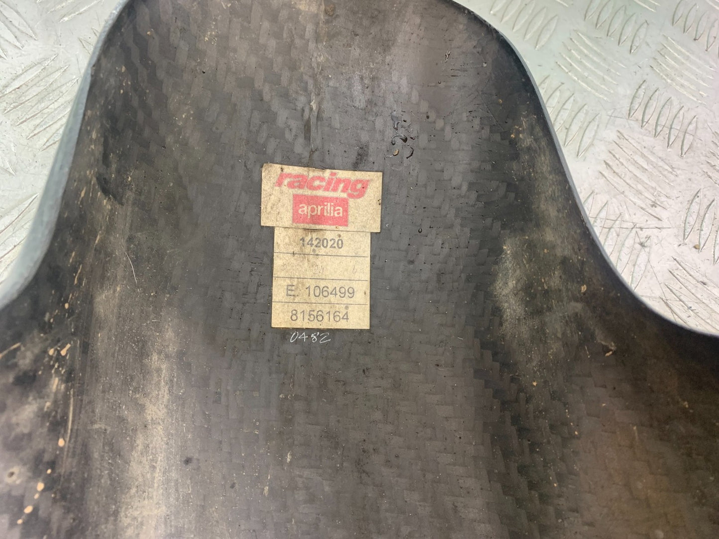 APRILIA RSV1000 R FACTORY MILLE CARBON FRONT MUDGUARD   2004-09 (CMB1203)