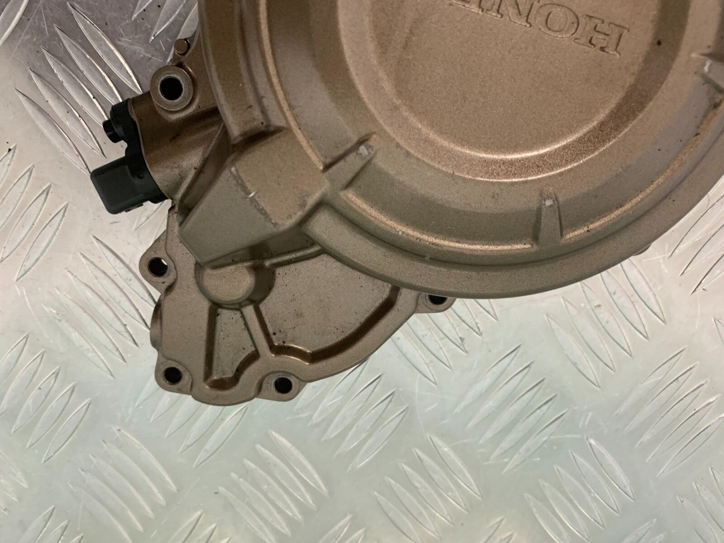 HONDA CB500 f CB500F ALTERNATOR COVER   YEAR 2022 (STOCK 951)