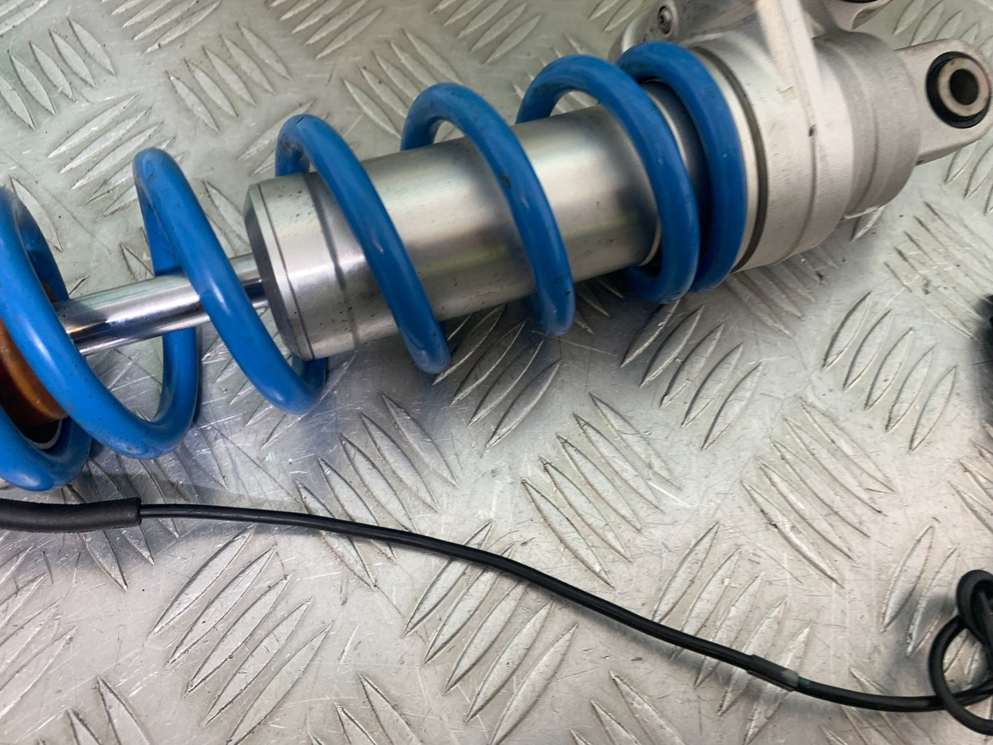 BMW M1000 R REAR SHOCK YEAR 2023-2024 (CMB1140)