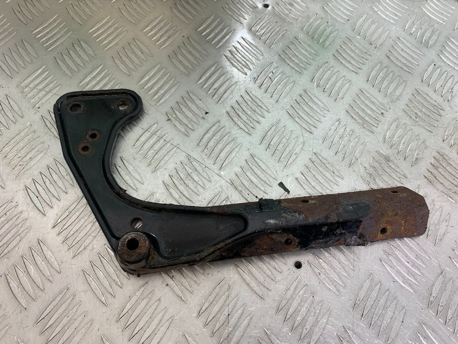 HARLEY DAVIDSON FXS BLACKLINE 1585 FRAME BRACKET  YEAR 2012 (CMB1147)