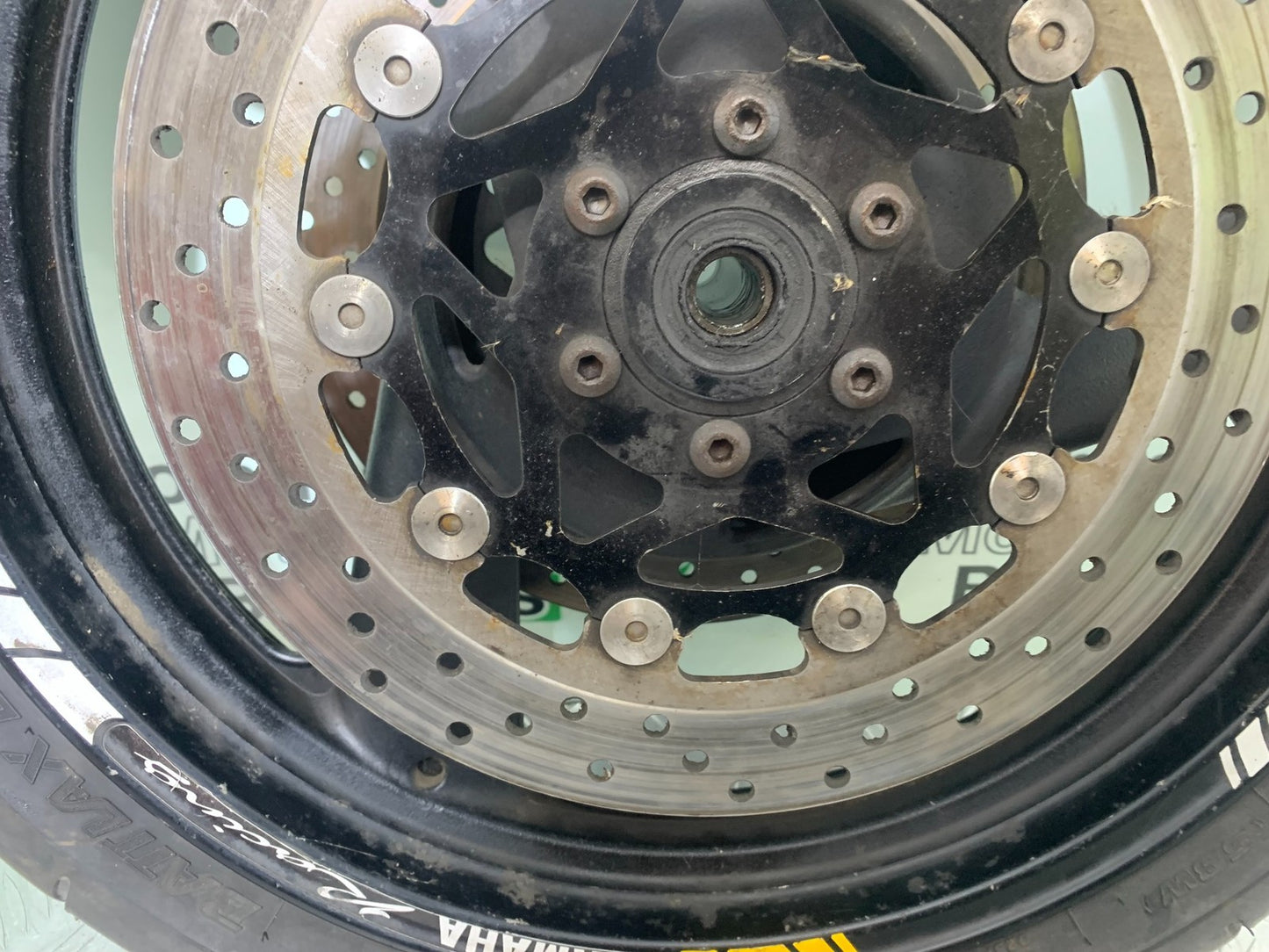 YAMAHA FZS600 FAZER 600 FRONT WHEEL  YEAR 1998-2001 (CMB1267)