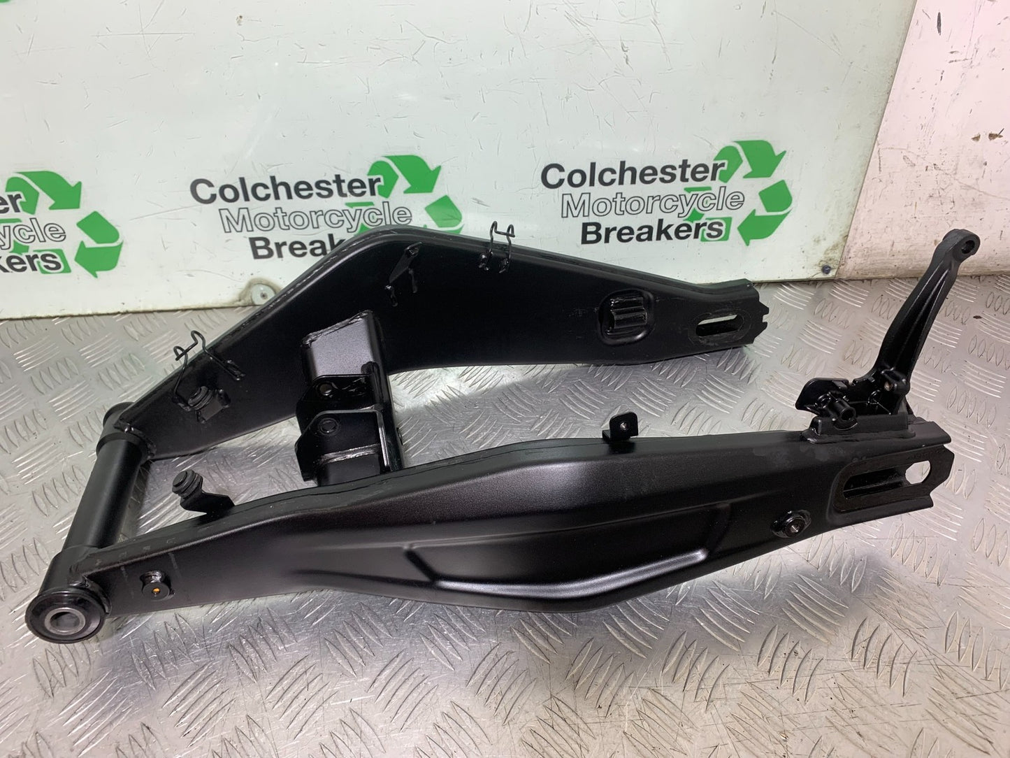 TRIUMPH TRIDENT 660 SWINGARM  YEAR 2021-2024 (CMB1295)