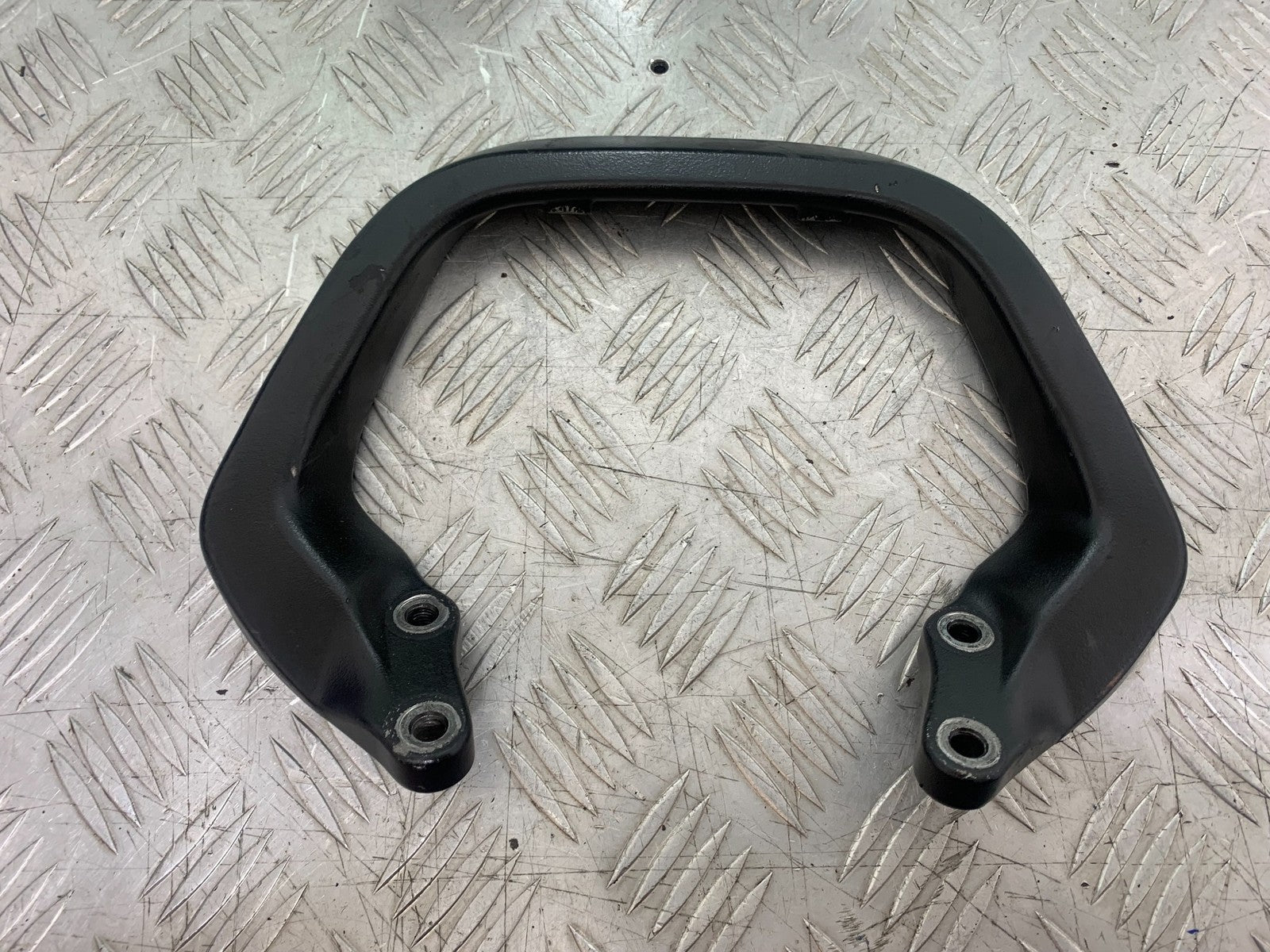 TRIUMPH 1050 SPRINT ST GRAB RAIL YEAR 2004-2007 (CMB1197)