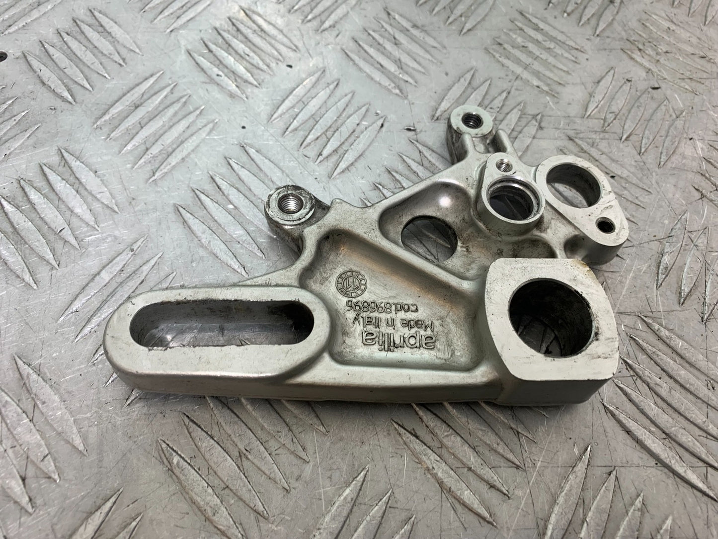APRILIA TUONO 1000 V4R REAR CALIPER BRACKET   YEAR 2011-13  (CMB1316)