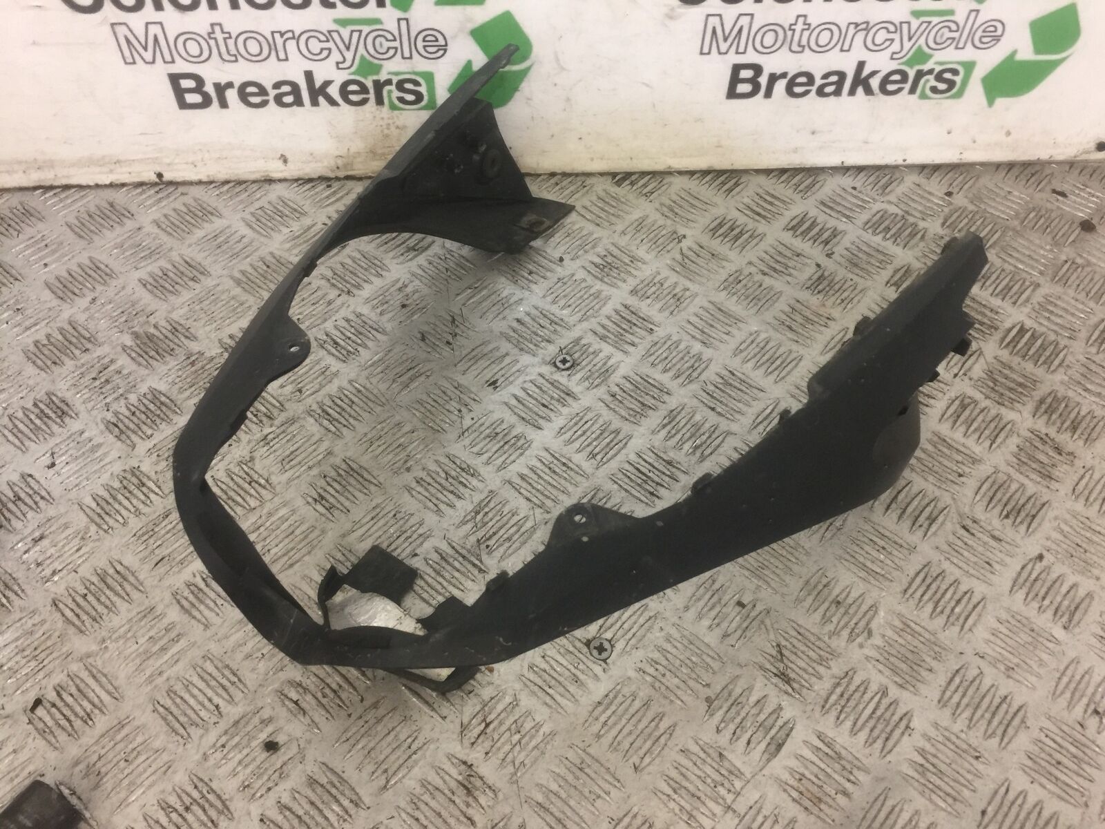 YAMAHA FZ6 SILENCER SHIELD  YEAR 2004 (STOCK 693)