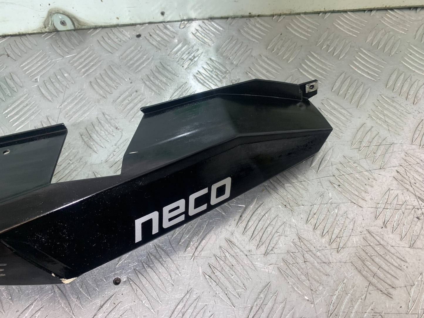 NECO ALEXONE 125 RIGHT SEAT PANEL  YEAR 2016-2022  (CMB1273)