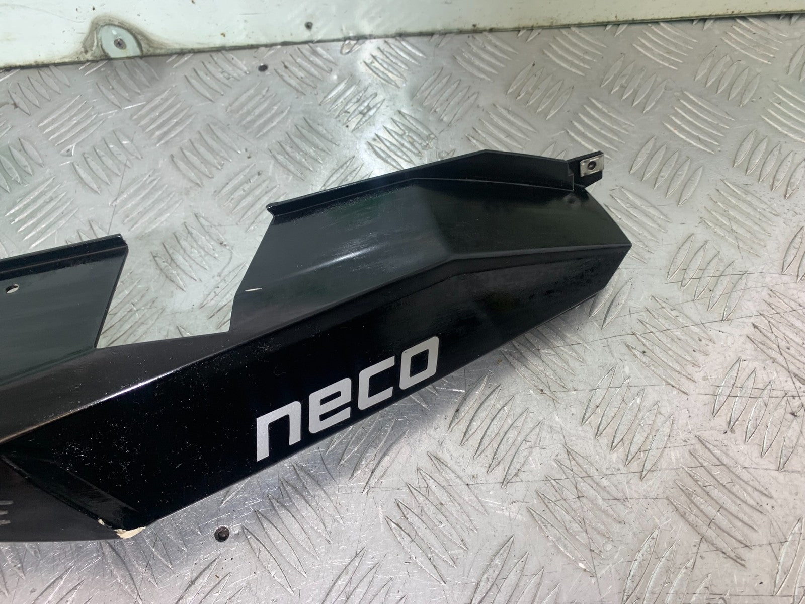NECO ALEXONE 125 RIGHT SEAT PANEL  YEAR 2016-2022  (CMB1273)