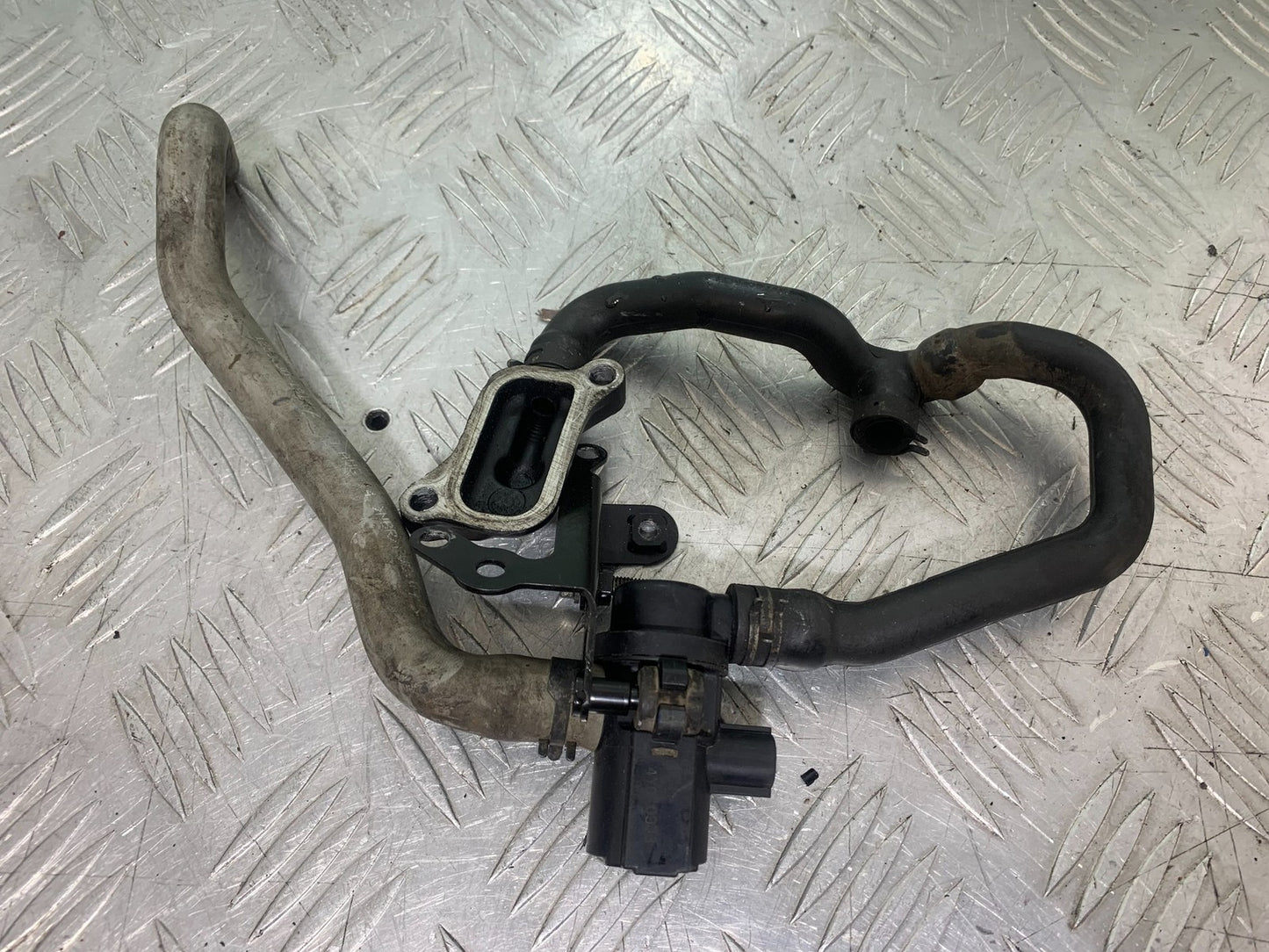 TRIUMPH 675 STREET TRIPLE AIR VALVE   2013-2016 (CMB1186)
