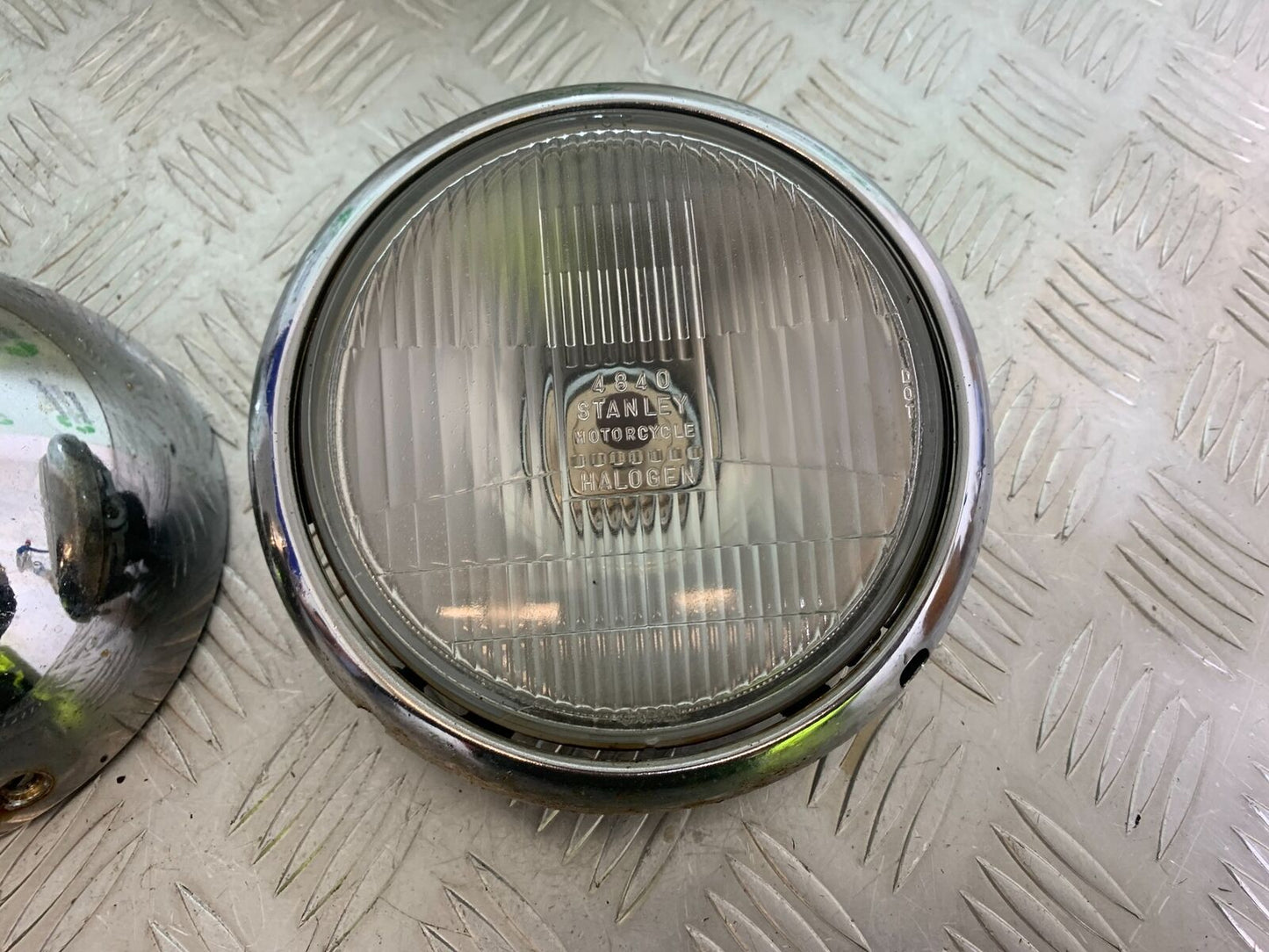 SUZUKI VS1400 VS 1400 INTRUDER HEADLIGHT YEAR 1988 (CMB1077)