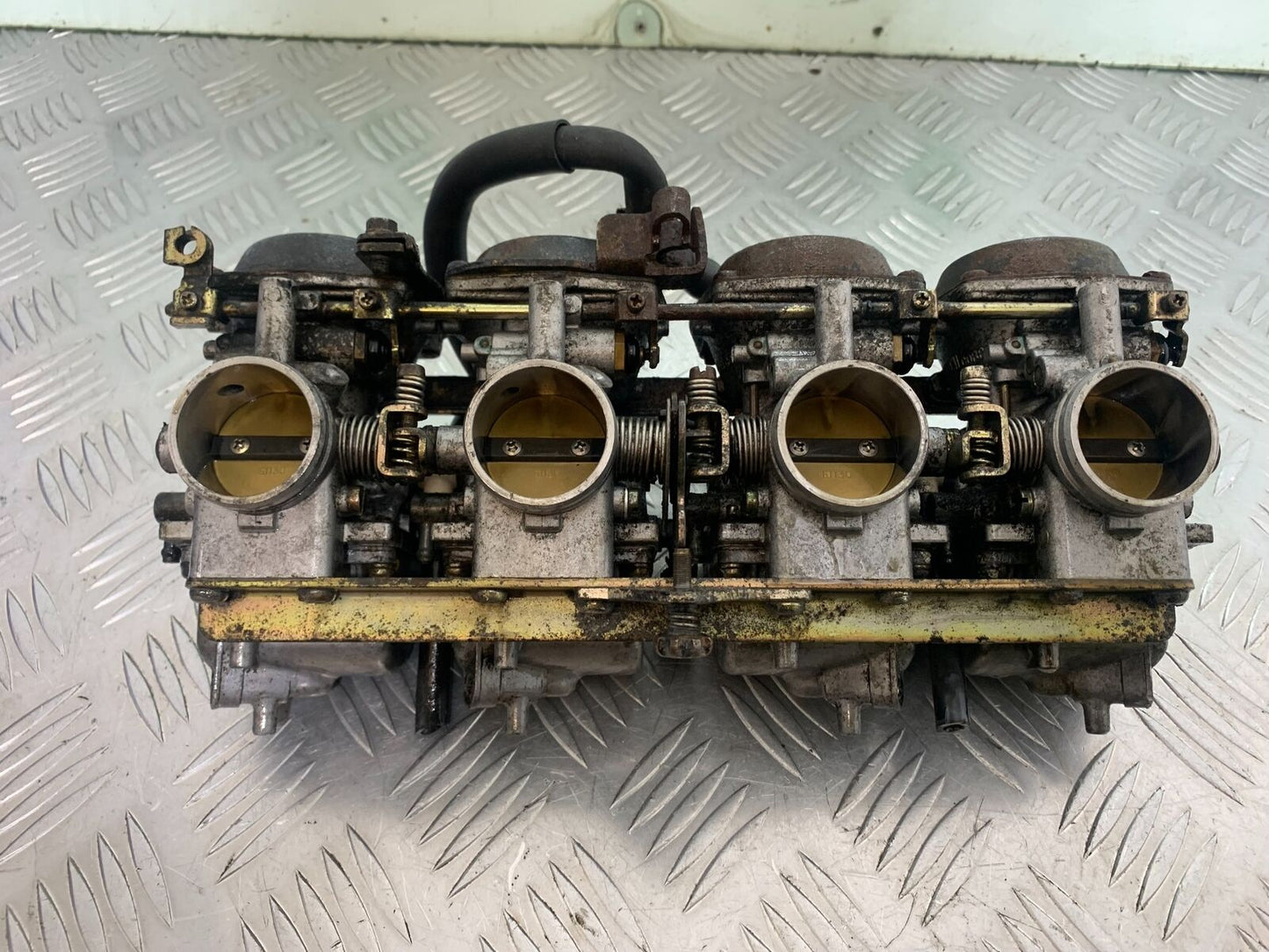 YAMAHA FJ1100 FJ 1100 CARBS  YEAR 1984-1985 (CMB1101)