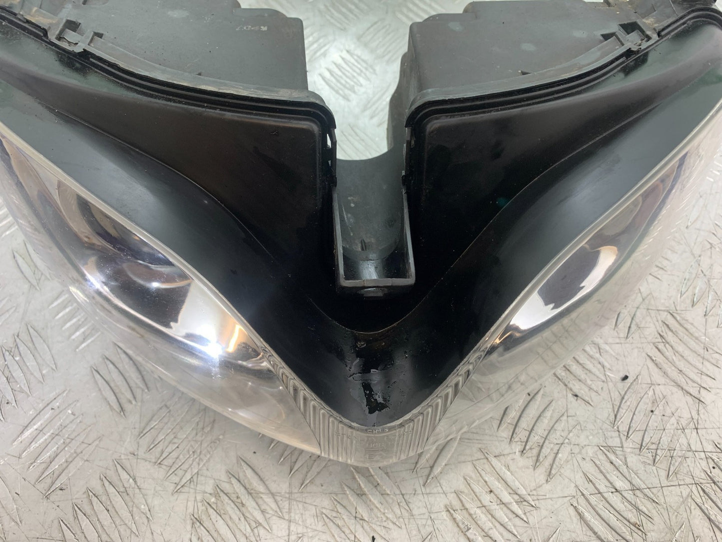 SUZUKI GSF600 GSF 600 BANDIT HEADLIGHT   2000-2004 (CMB1269)