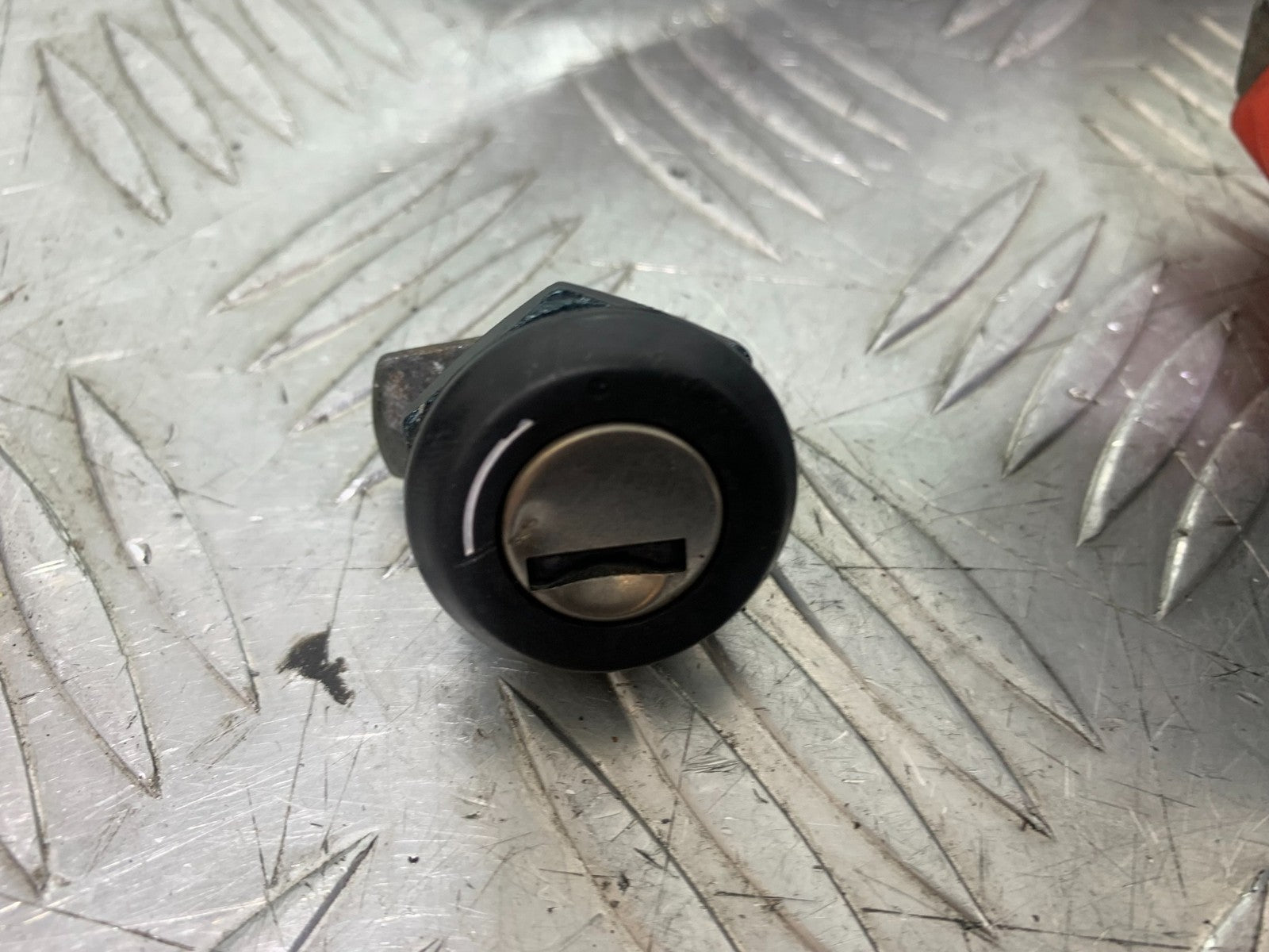 TRIUMPH 1050 SPRINT ST LOCKS AND KEY  2004-2007 (CMB1197)
