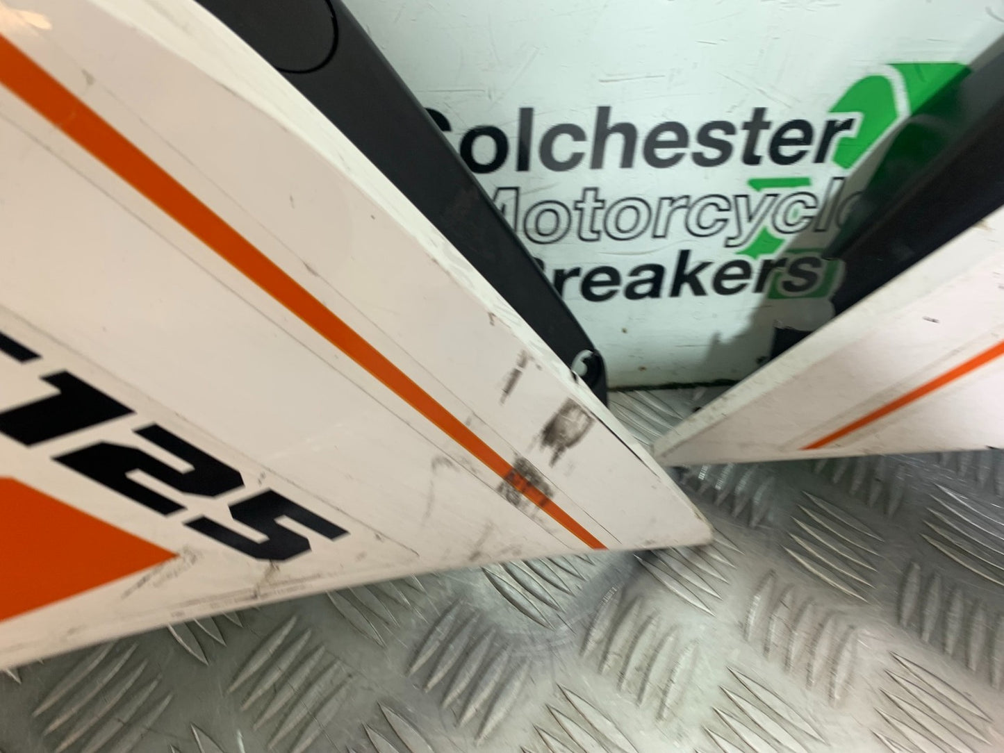 KTM RC125 RC 125 LEFT & RIGHT FAIRING PANELS   2014 2017 (CMB1199)
