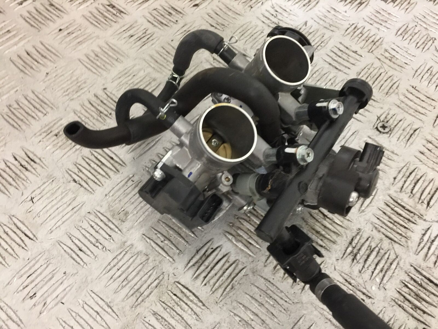 YAMAHA MT03 THROTTLE BODIES YEAR 2018  (STOCK 801)