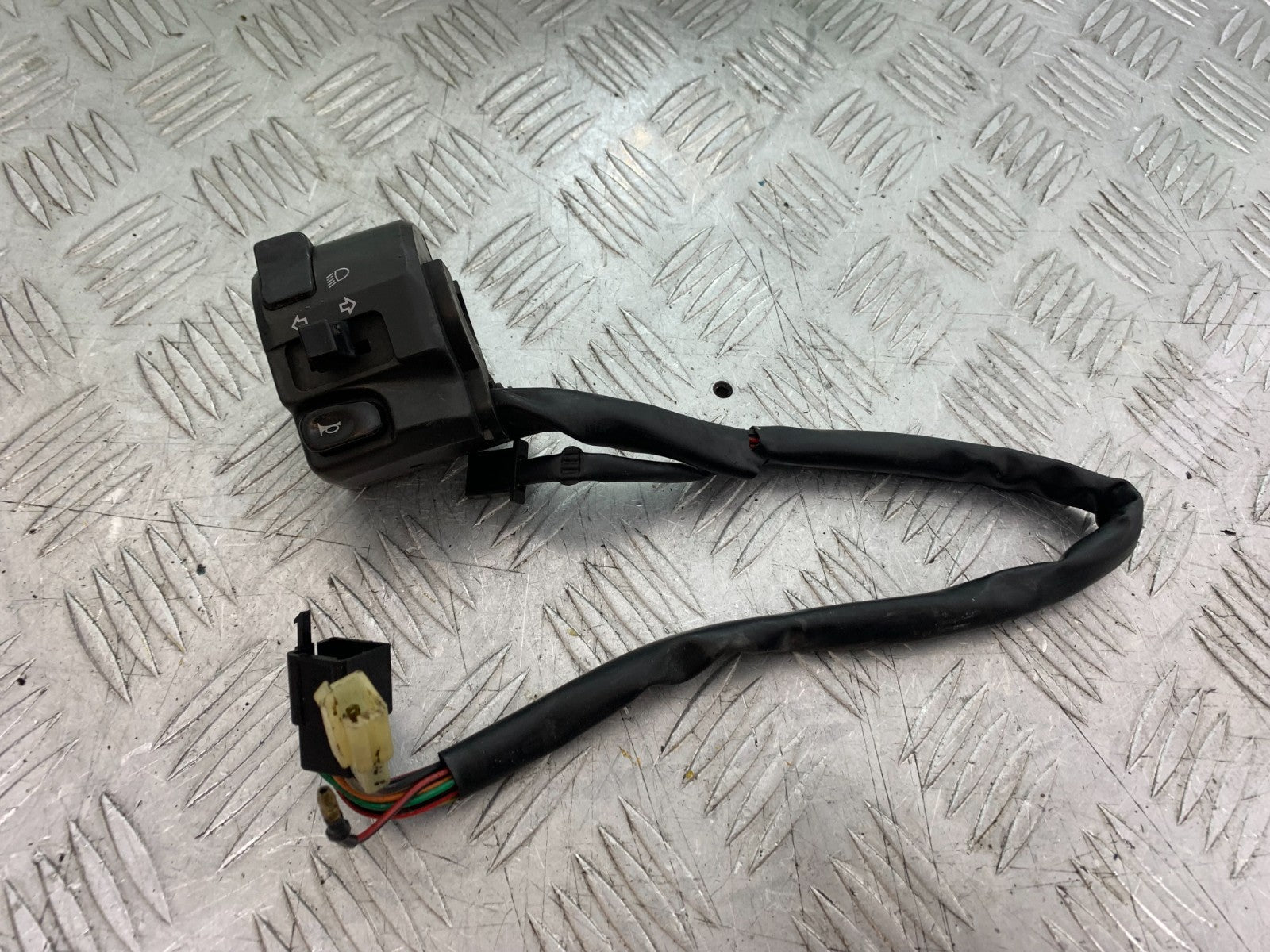 KAWASAKI ZX9R ZX9 R LEFT SWITCH GEAR  YEAR 1998-1999 (CMB1329)