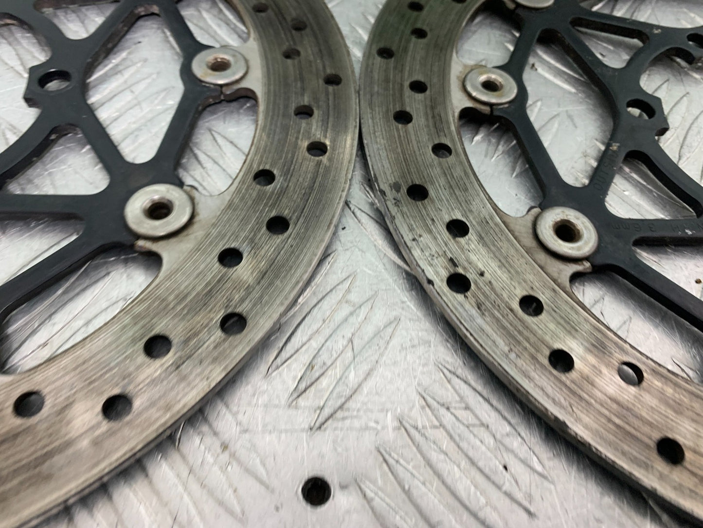 TRIUMPH 675 STREET TRIPLE RX FRONT BRAKE DISCS 2015- 2017 (CMB1299)