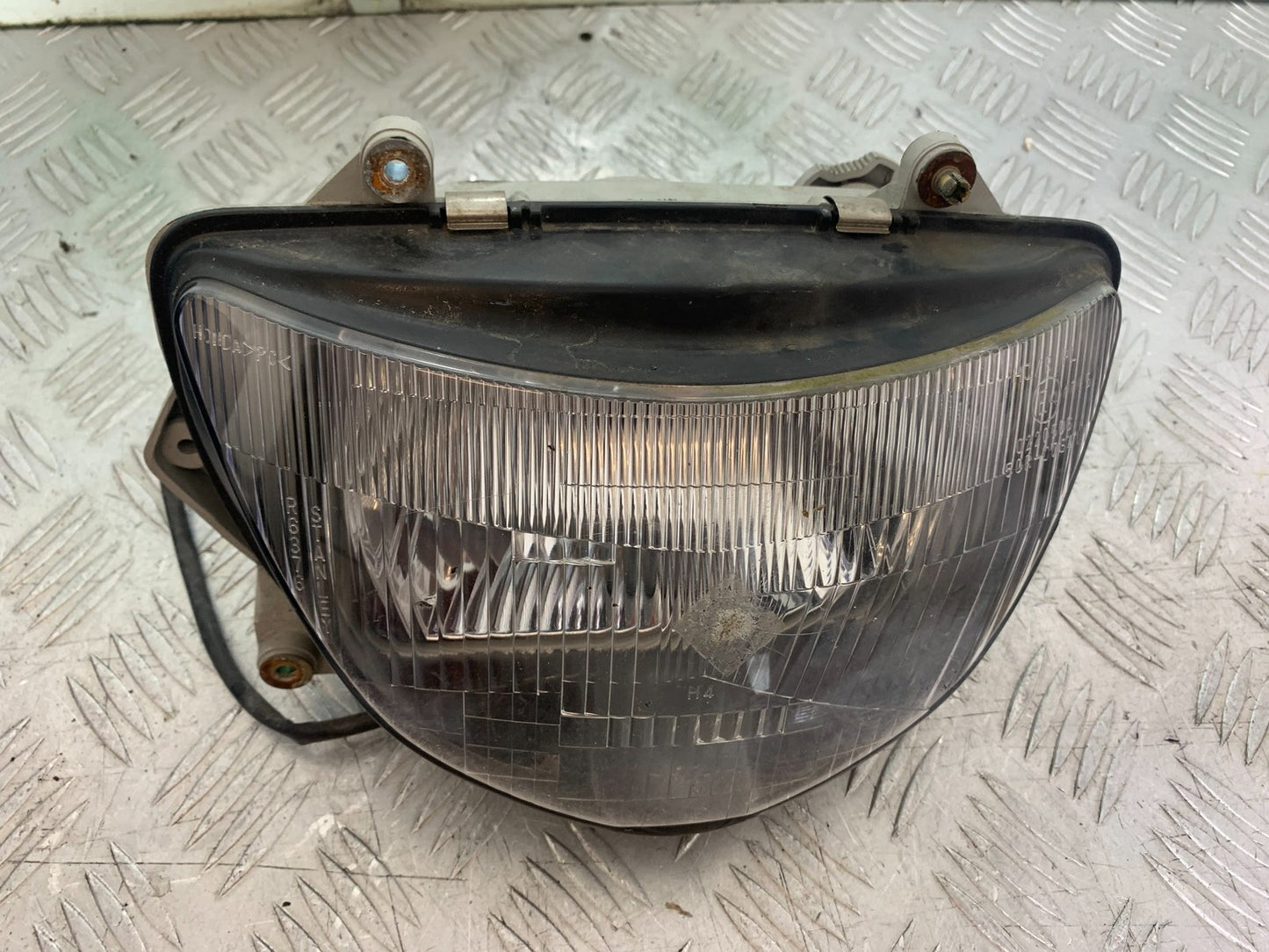 HONDA NT650 V DEAUVILLE HEADLIGHT  YEAR 1998-01(CMB1320)