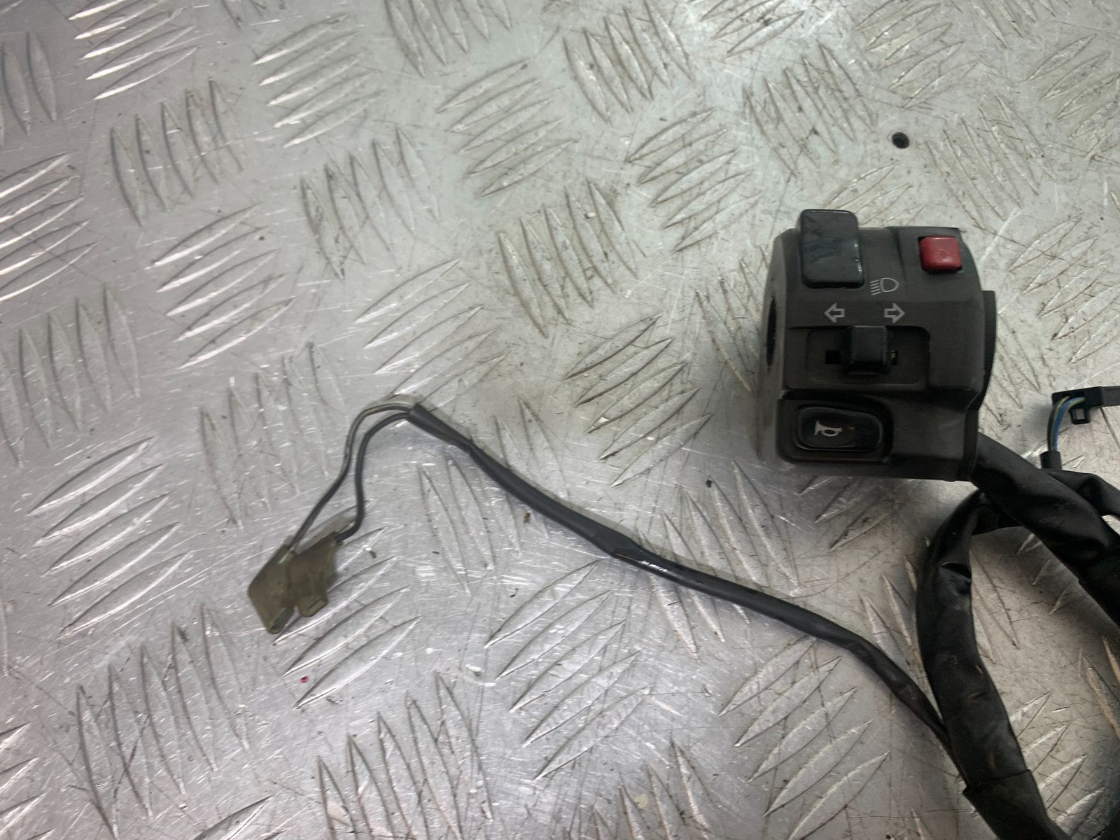 YAMAHA XJ900 XJ 900 DIVERSION LEFT SWITCH GEAR   YEAR 1994-2002(CMB1292)