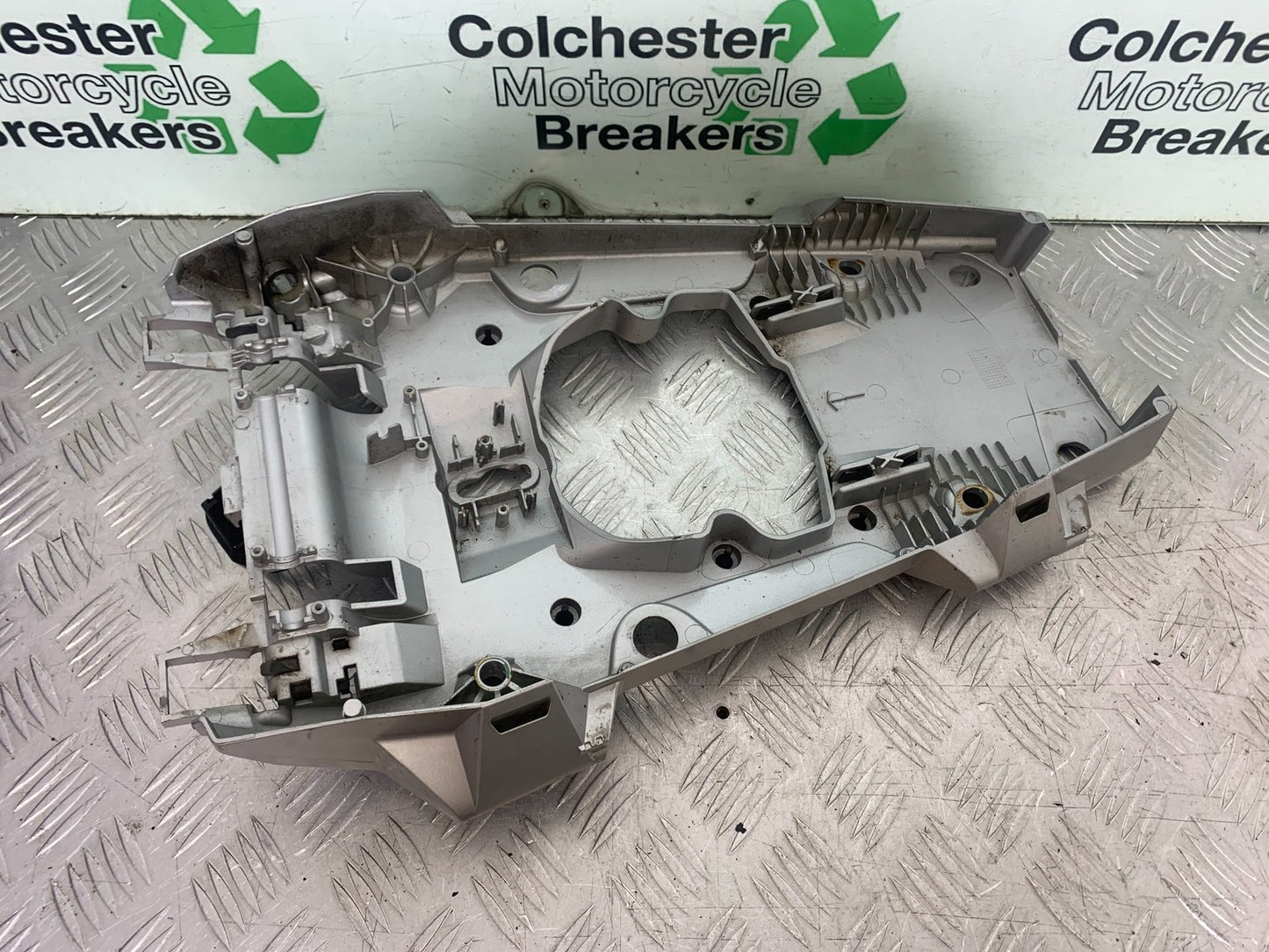 BMW R1200 R 1200 GS LOWER RACK MOUNTING PLATE  YEAR 2013-2016 (CMB1257)