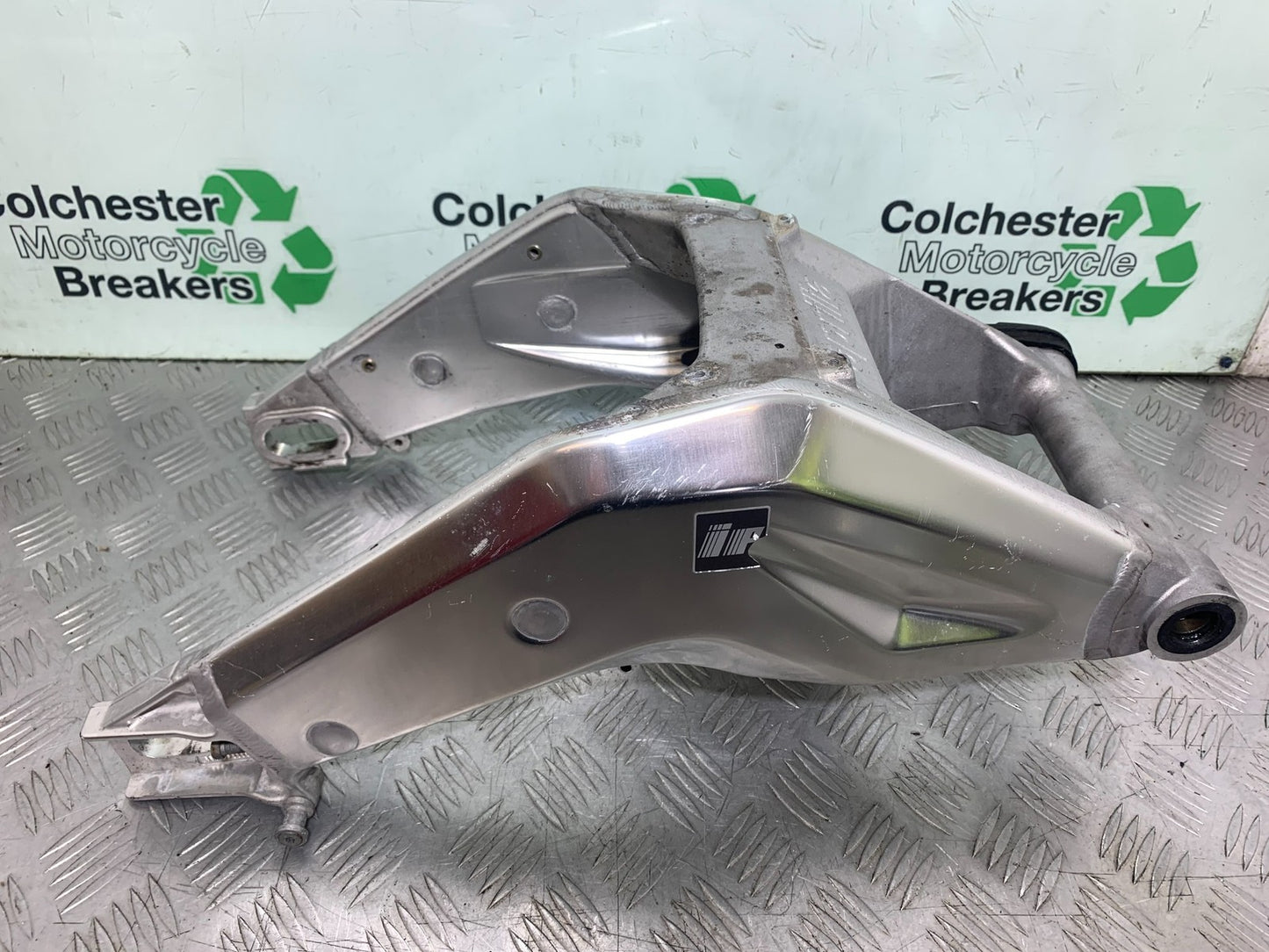 APRILIA RSV1000 R FACTORY MILLE SWINGARM  2004-09 (CMB1203)