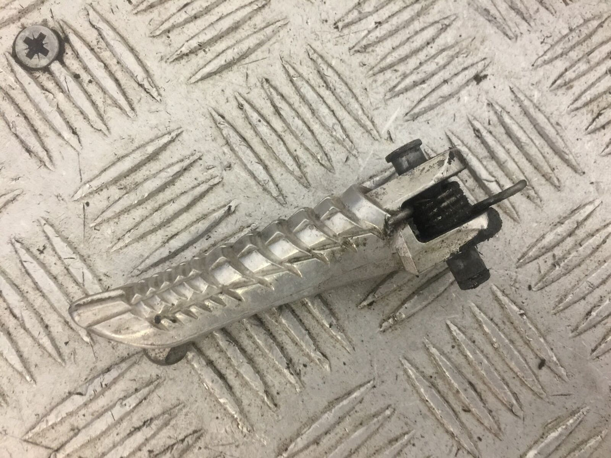 SUZUKI GSXR 600 L1-L8 FRONT LEFT PEG  YEAR  2011-2017 (STOCK 728)