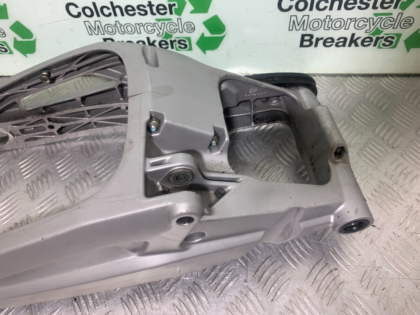 APRILIA SL750 SL 750 SHIVER SWINGARM YEAR 2008-2016 (CMB1242)