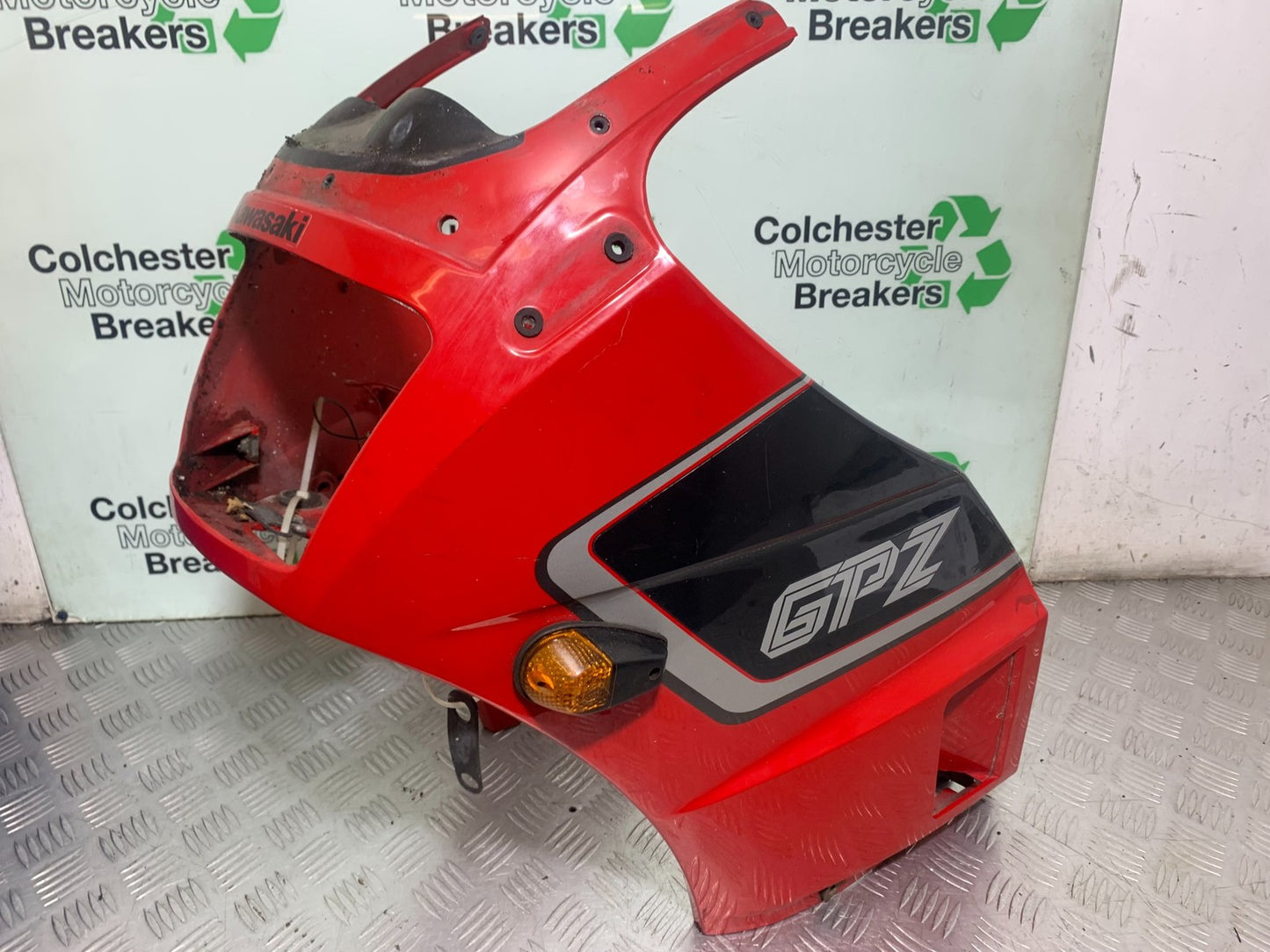 KAWASAKI GPZ600 GPZ 600 TOP FAIRING   YEAR 1988-90 (CMB1258)