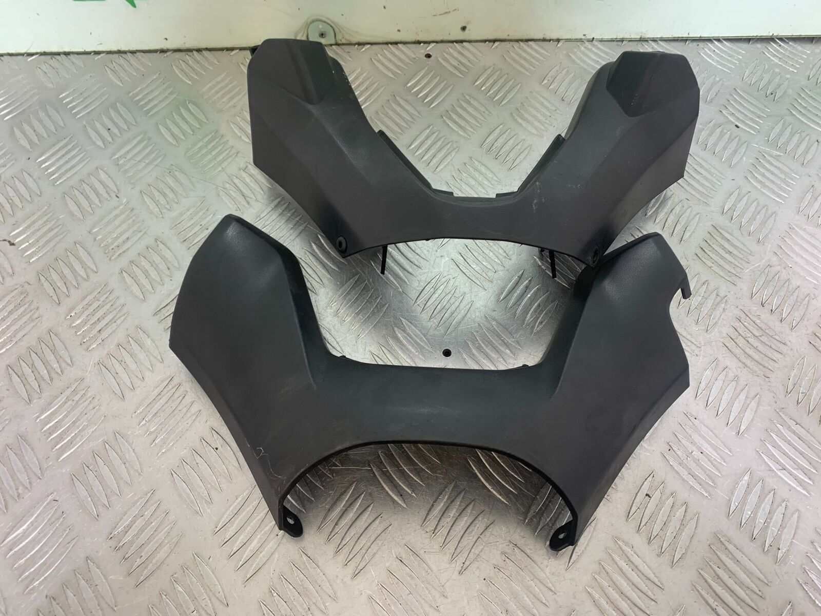 SUZUKI AN400 AN 400 BURGMAN HANDLEBAR COVERS    YEAR 2017-2024 (CMB1118)