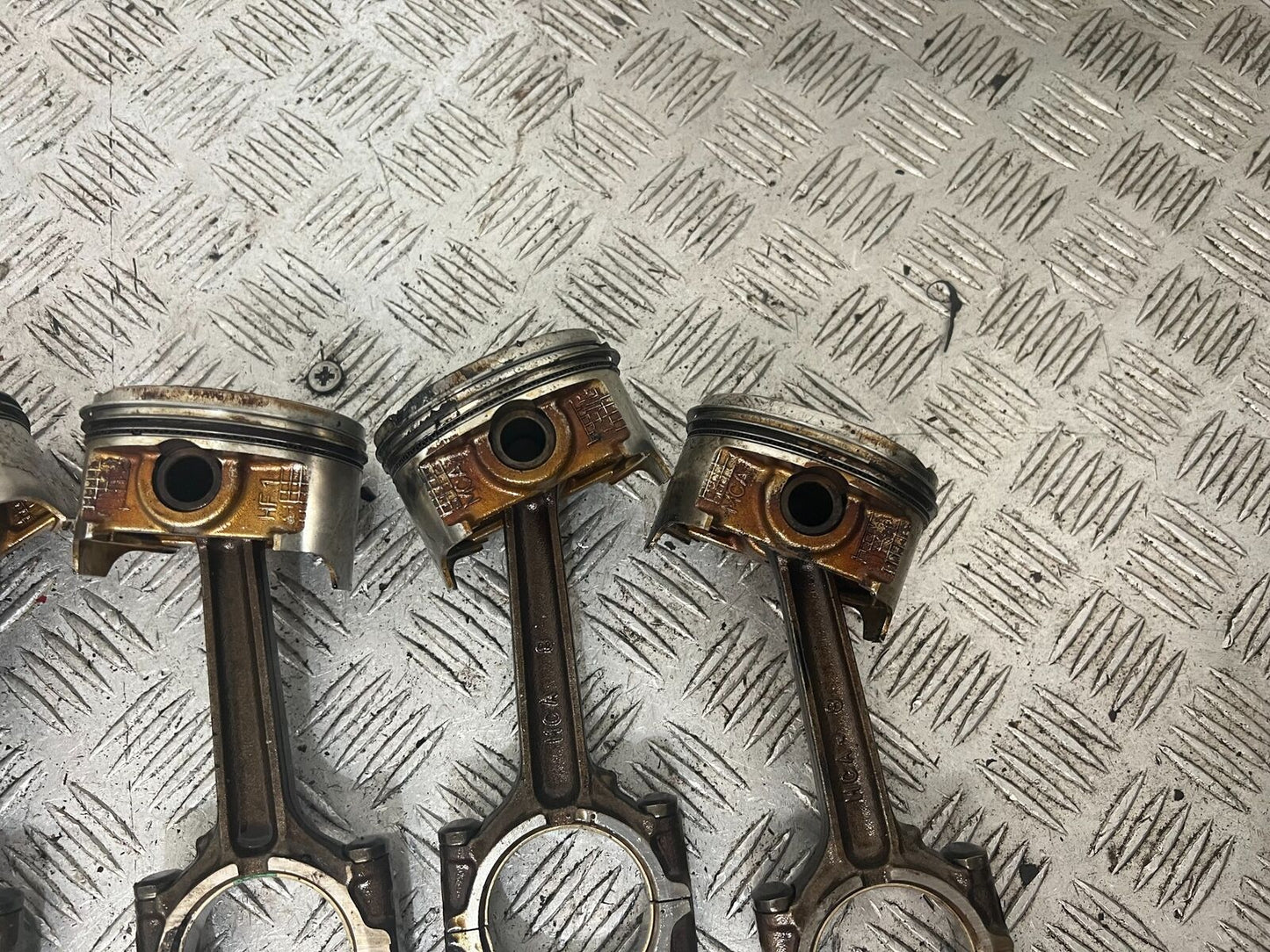 HONDA GL1800 GL 1800 CONRODS AND PISTONS  YEAR 2004 ABS (STOCK 890)