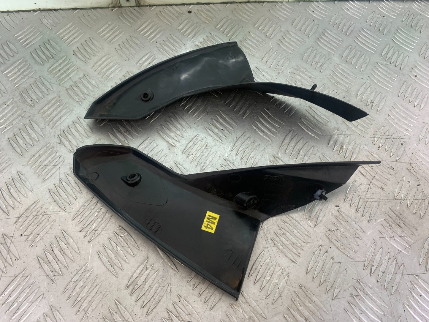 TRIUMPH 1050 SPRINT ST LEFT & RIGHT INNER TOP INFILLS   YEAR 2004-2007 (CMB1197)