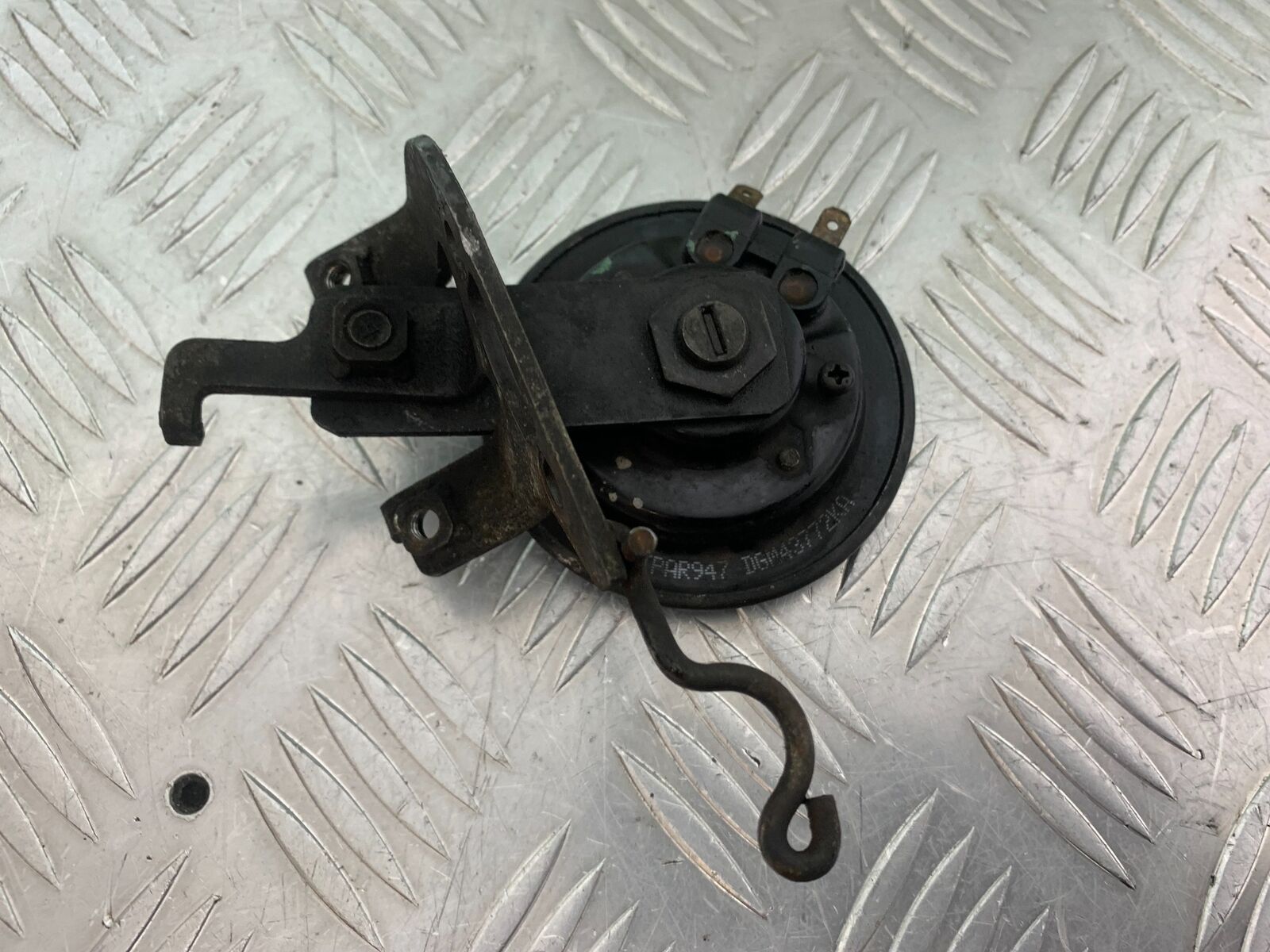 HONDA CBR1100 BLACKBIRD HORN  YEAR 1999-2005  (CMB1103)