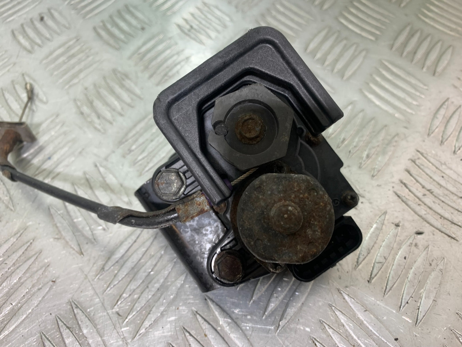 HARLEY DAVIDSON FXS BLACKLINE 1585 EXHAUST SERVO MOTOR   YEAR 2012 (CMB1147)