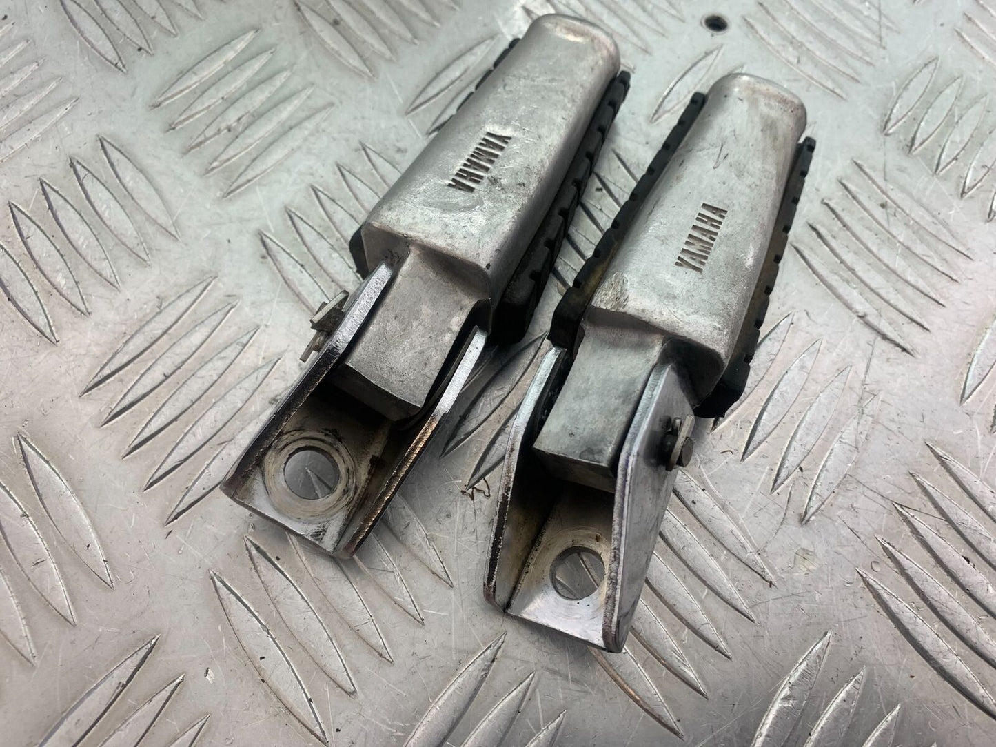 YAMAHA XV535 XV 535 VIRAGO REAR FOOTPEGS YEAR 1994-02 (CMB1044)