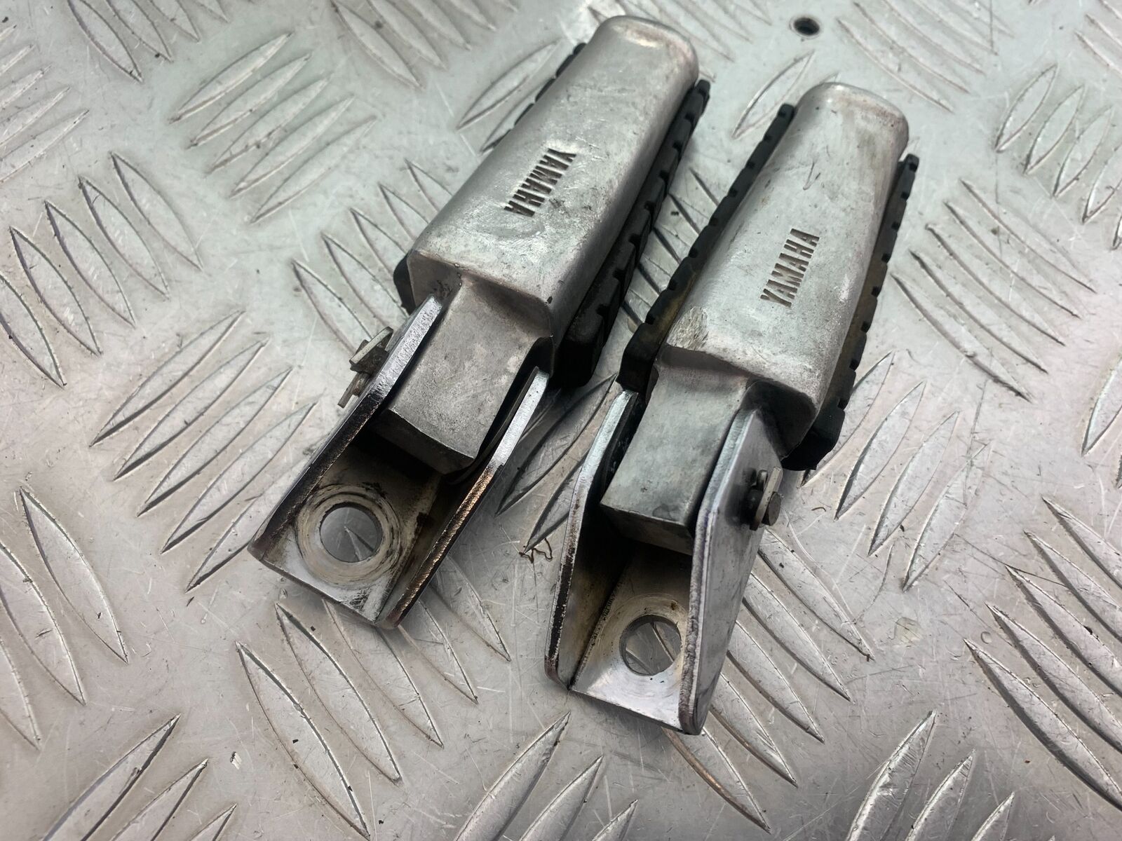 YAMAHA XV535 XV 535 VIRAGO REAR FOOTPEGS YEAR 1994-02 (CMB1044)