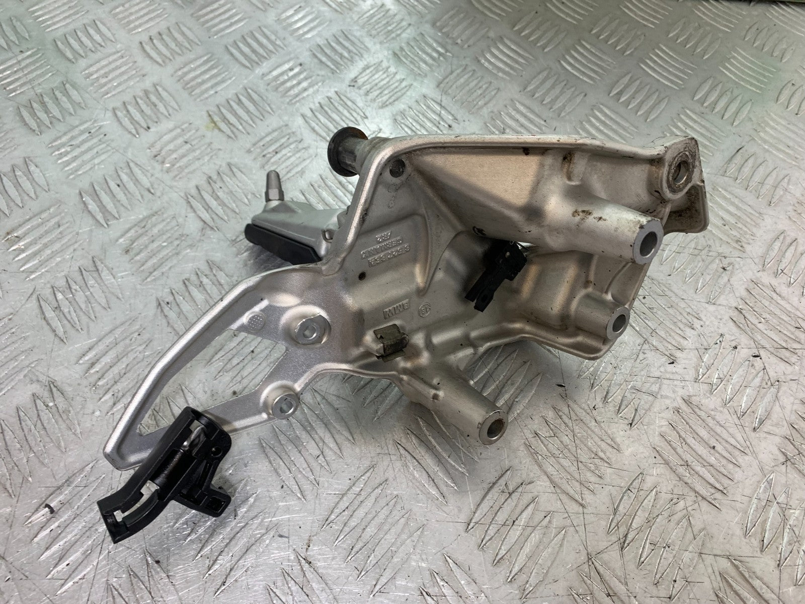 BMW F800 GT FRONT RIGHT HANGER AND PEG  YEAR 2013-2017 (CMB1248)