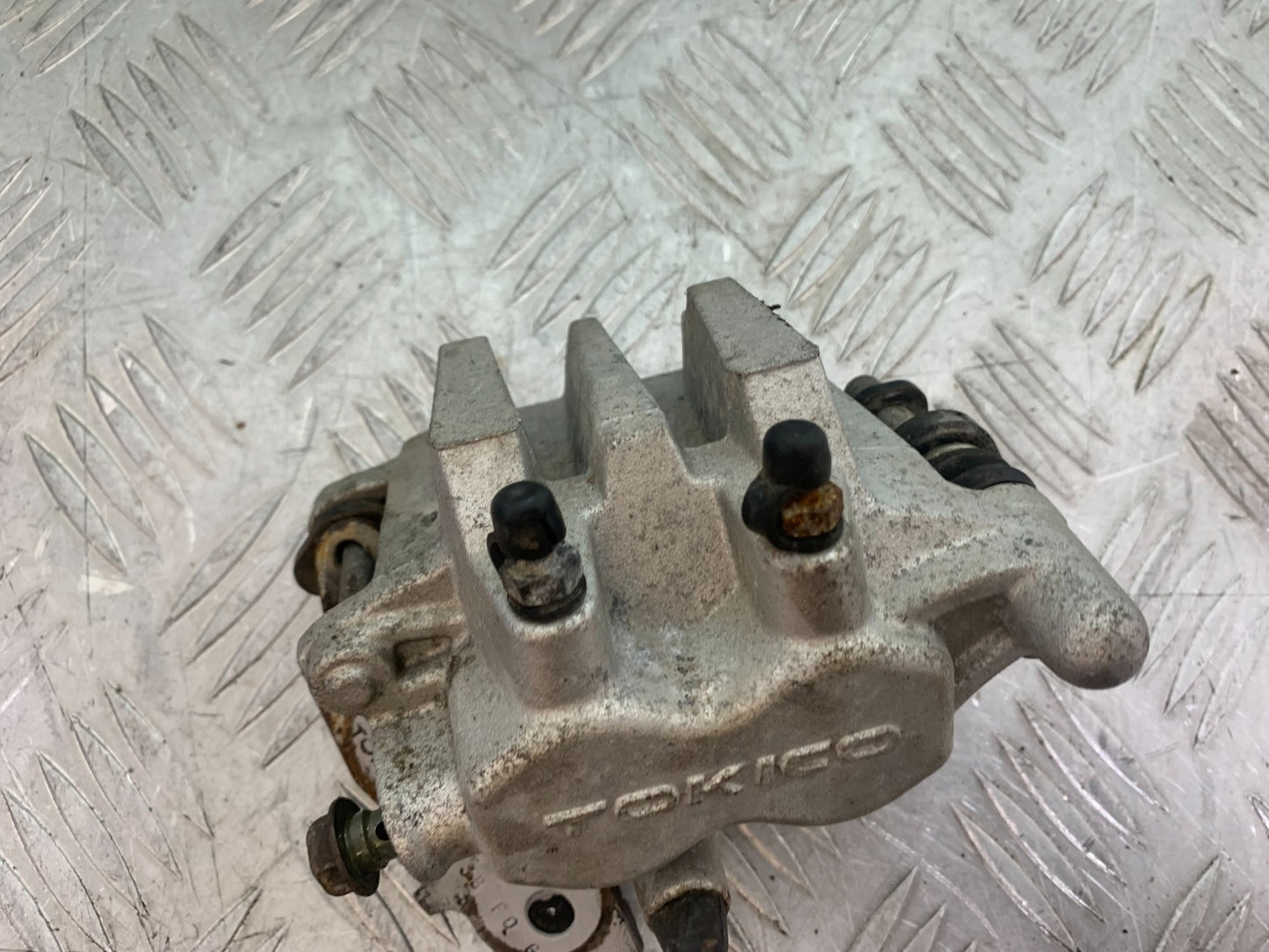 KAWASAKI VN1500 CLASSIC REAR BRAKE CALIPER   YEAR 1999 -2006 (CMB1166)