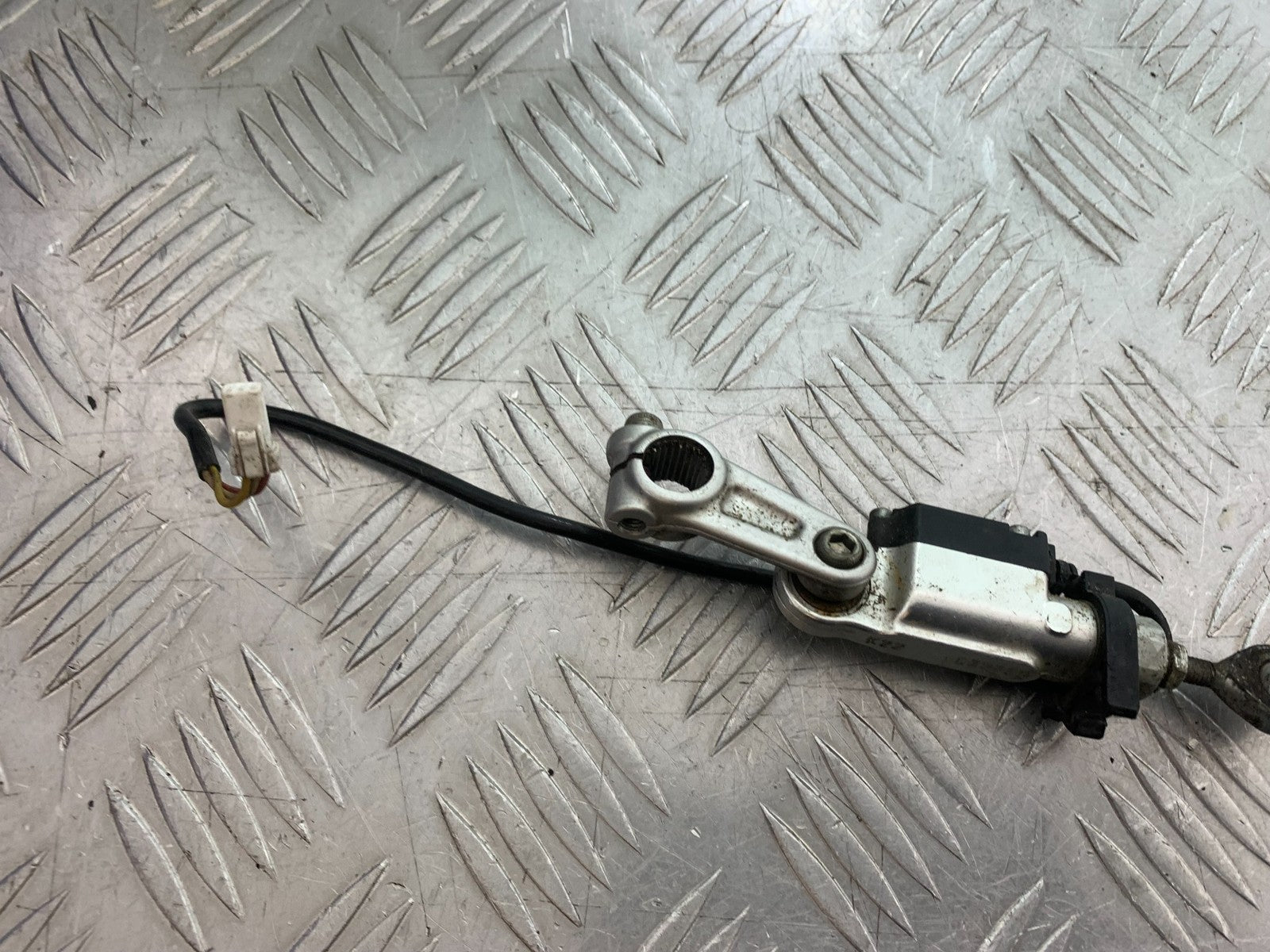 DUCATI 937 MONSTER QUICK SHIFTER    YEAR 2021-2024 (CMB1270)
