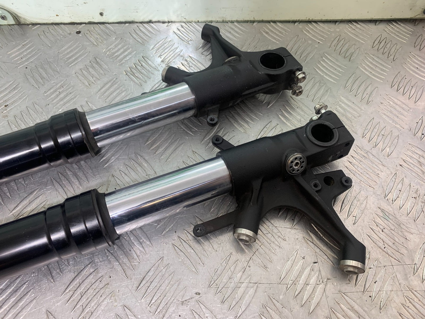 HONDA CBR1000 rr FIREBLADE FORKS   YEAR 2012-2016 (CMB1198)