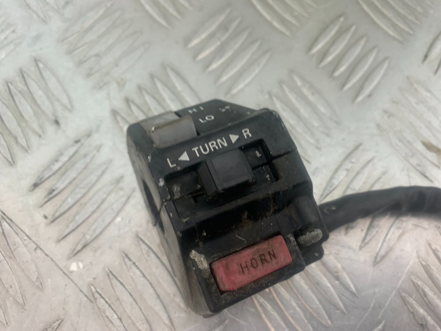 YAMAHA XV535 XV 535 VIRAGO LEFT SWITCH GEAR   YEAR 1994-02 (CMB1139)