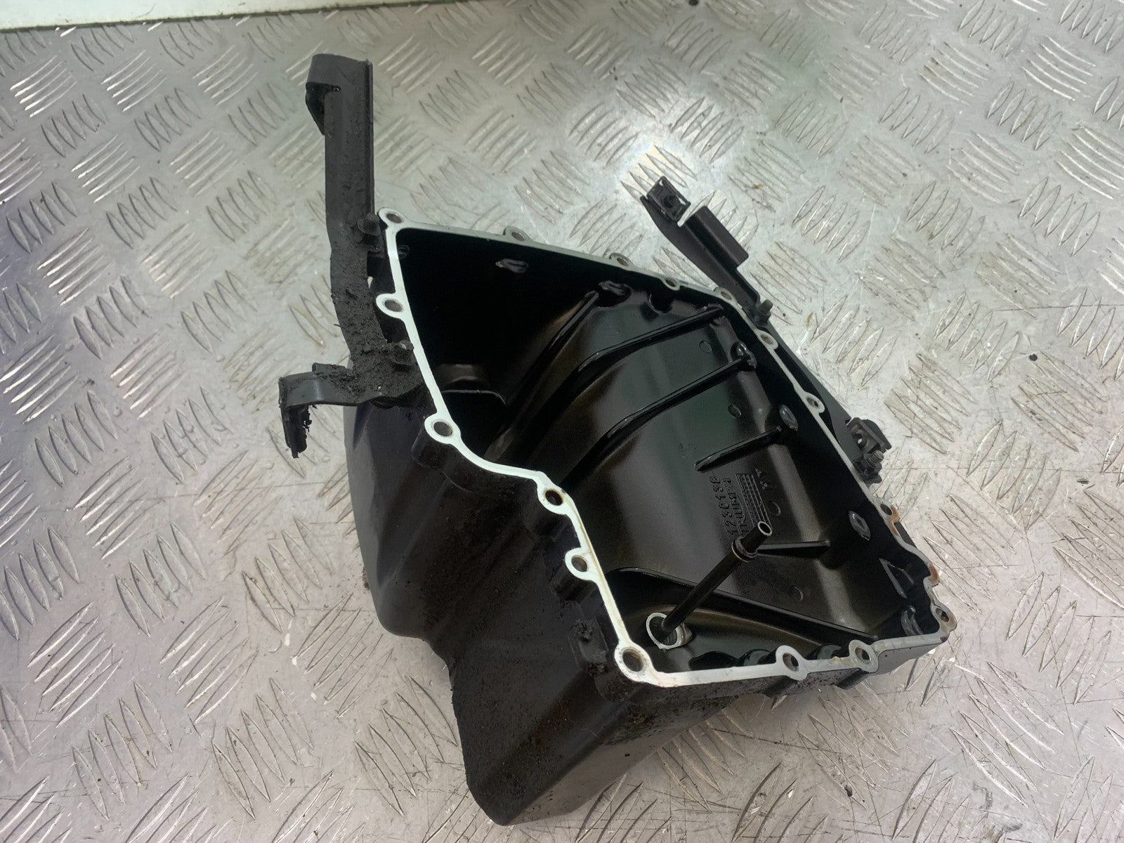 TRIUMPH 675 STREET TRIPLE SUMP  2013-2016 (CMB1186)