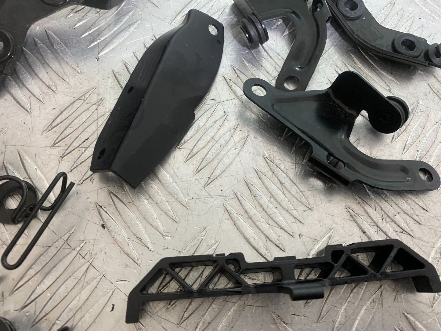 TRIUMPH TRIDENT 660 INFILLS AND BRACKETS  YEAR 2021-2024 (CMB1295)