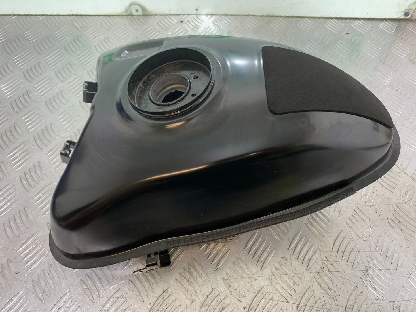 TRIUMPH TRIDENT 660 PETROL TANK  YEAR 2021-2024 (CMB1295)