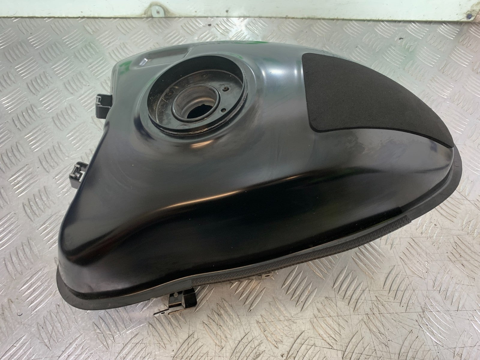 TRIUMPH TRIDENT 660 PETROL TANK  YEAR 2021-2024 (CMB1295)