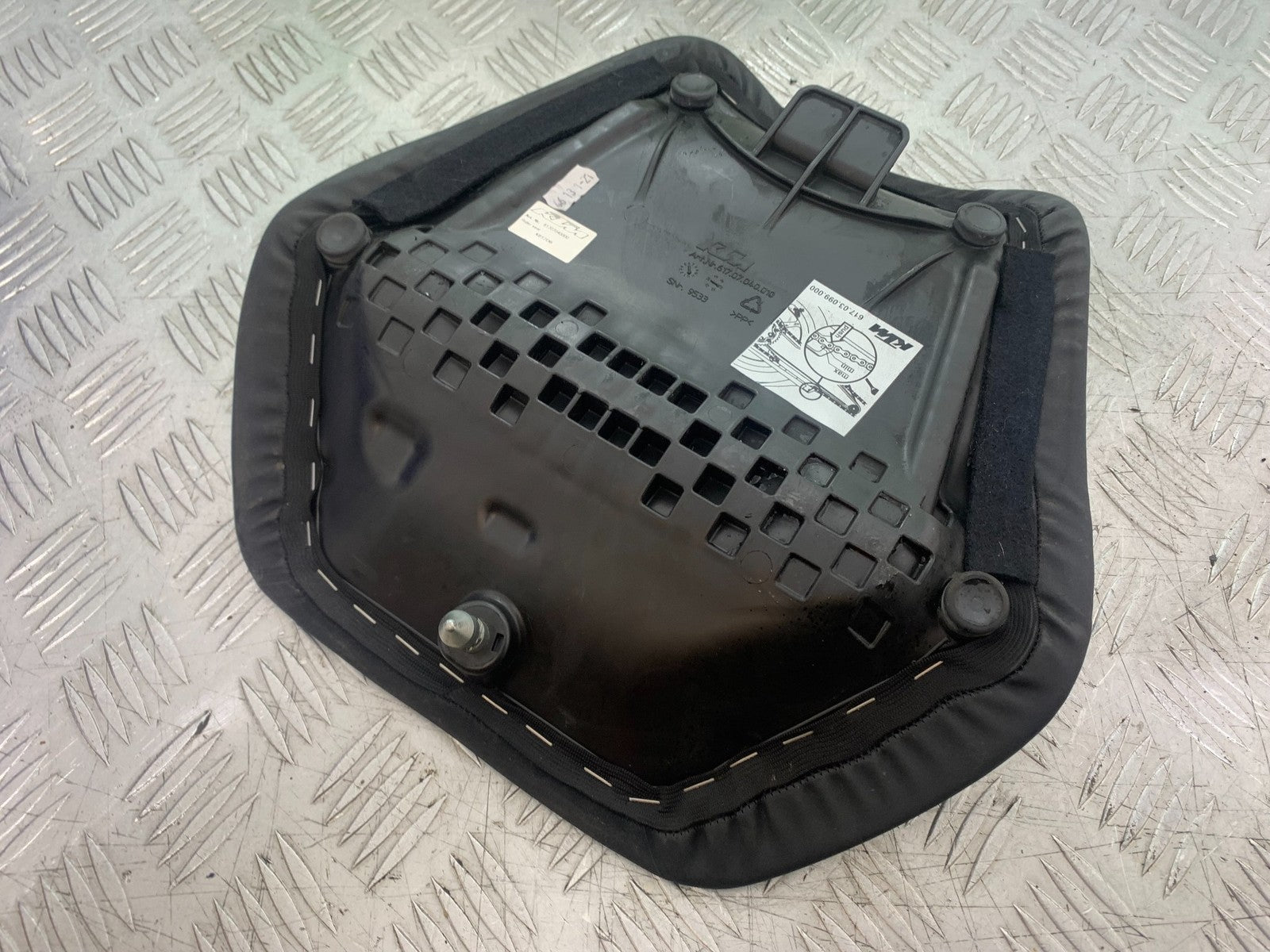 KTM 1290 SUPER DUKE R FRONT SEAT  YEAR 2020-2024 (CMB1272)