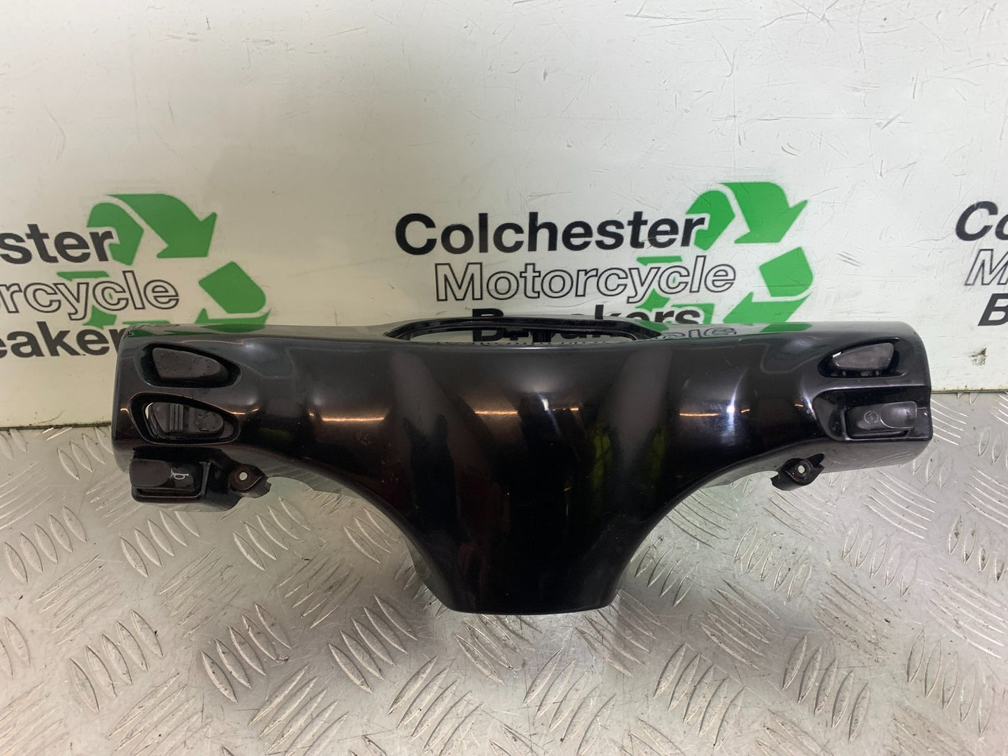 PIAGGIO VESPA LXS S 50 CLOCKS SURROUND & SWITCHES    YEAR 2007-2016 (CMB1290)